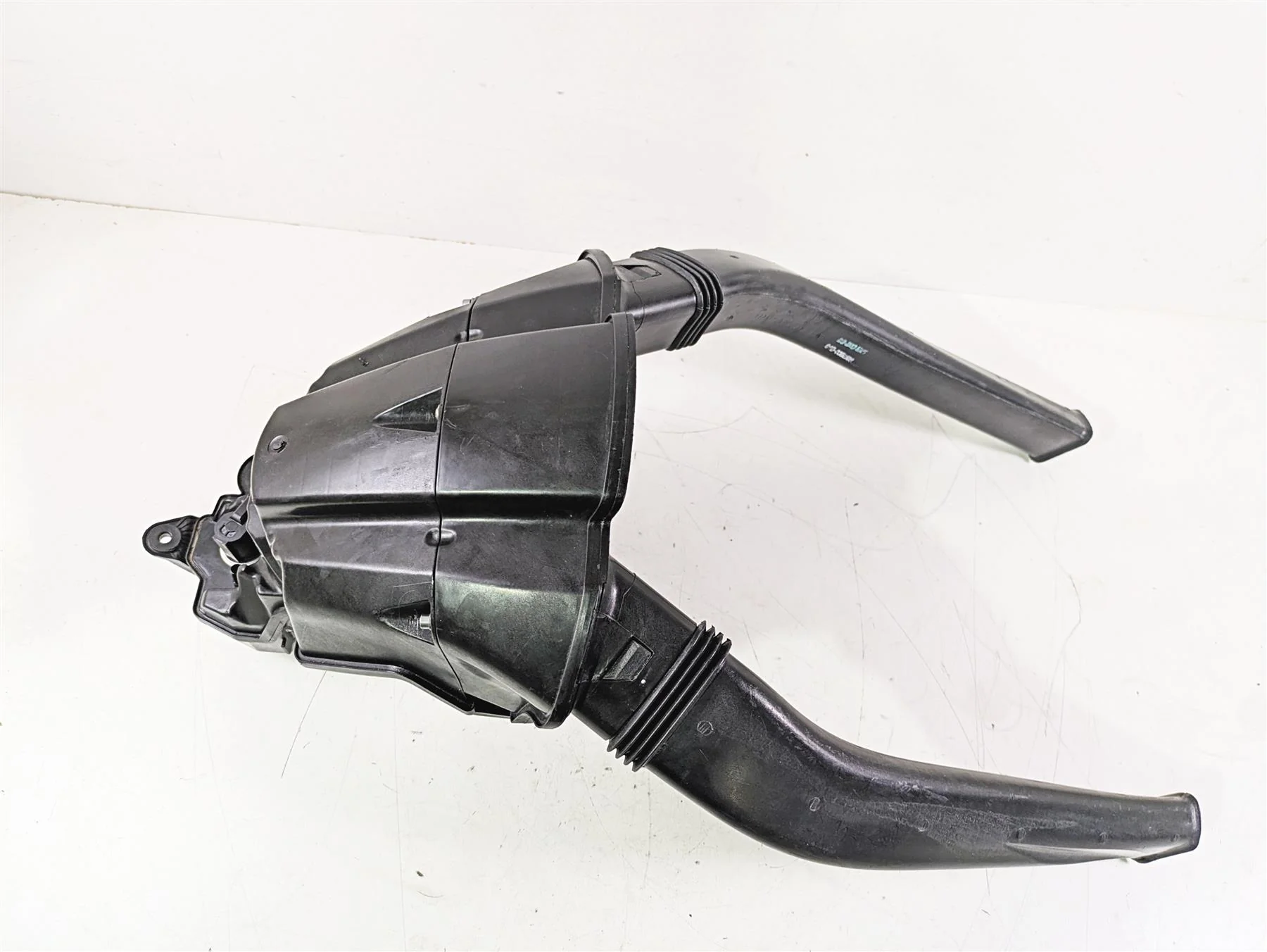 2015 BMW K1600 GT K48 Air Box Cleaner Breather & Tubes 13717712315 - Image 9