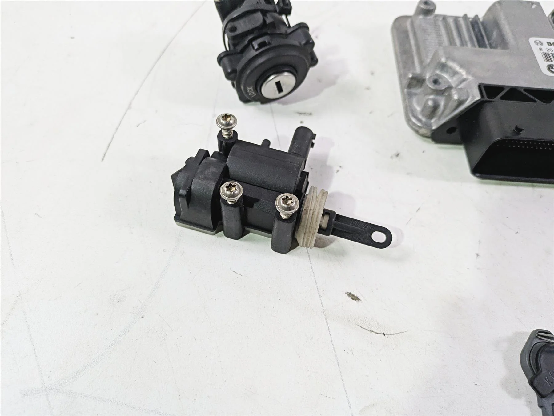 2015 BMW K1600 GT K48 Cdi Ecu Ecm Ignition Switch Key Lock Set 13618546129 - Image 10