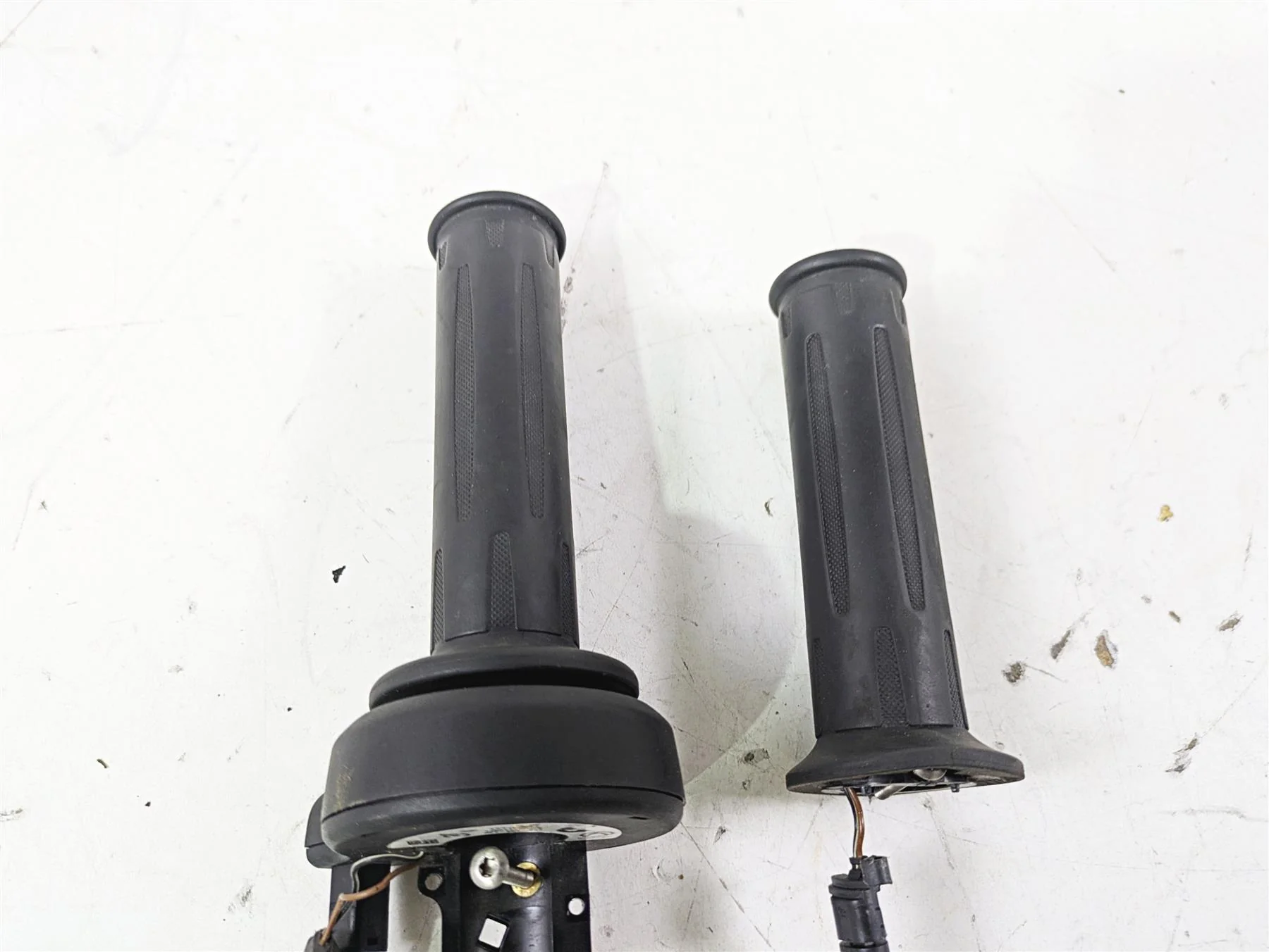 2015 BMW K1600 GT K48 Heated Hand Grip Set Cruise 61318522472 - Image 10