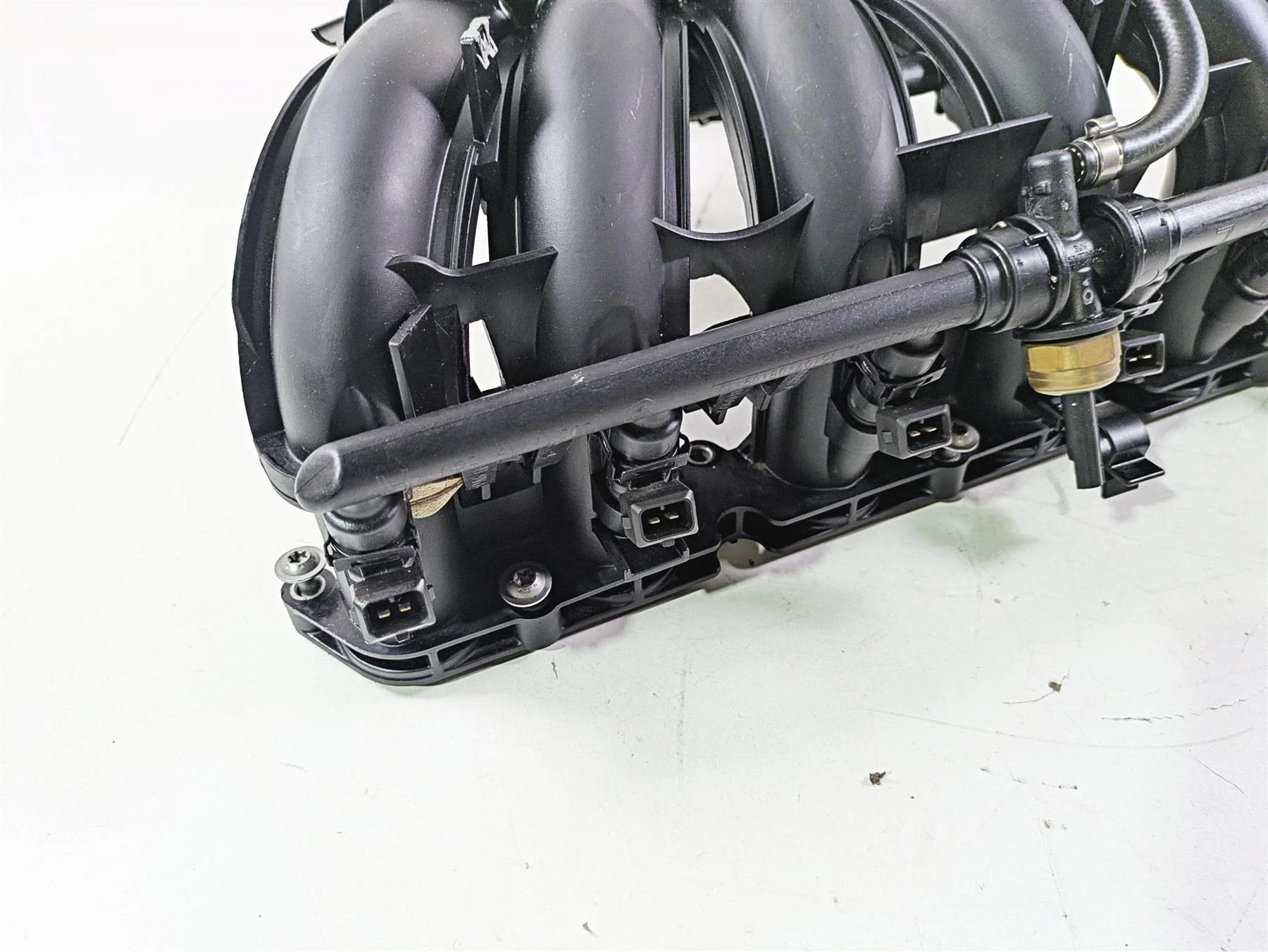 2015 BMW K1600 GT K48 Intake Manifold & Fuel Injector Set 13617728410 - Image 8