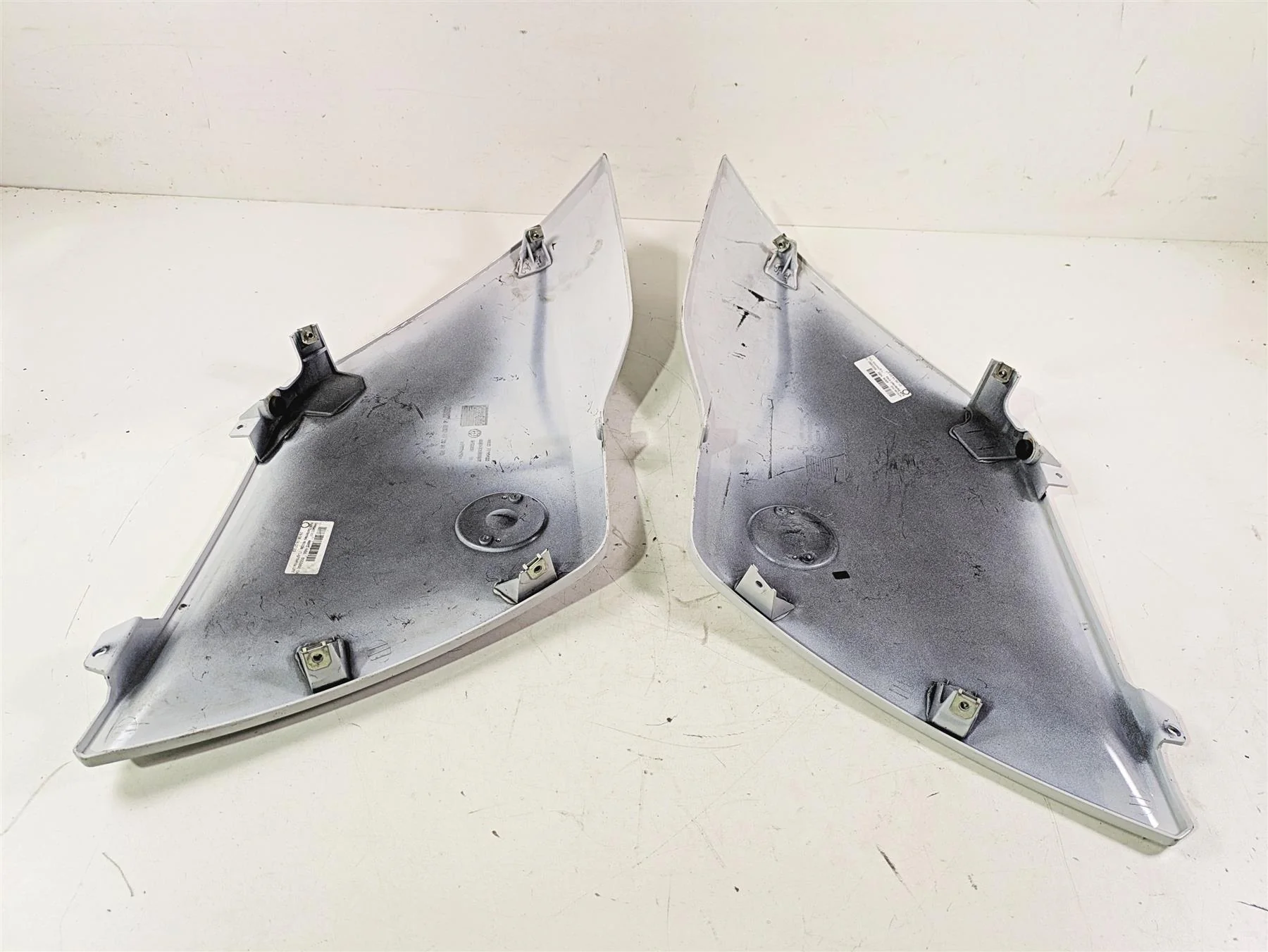2015 BMW K1600 GT K48 Main Side Cover Fairing Emblem Set 46637710431 46637710432 - Image 10