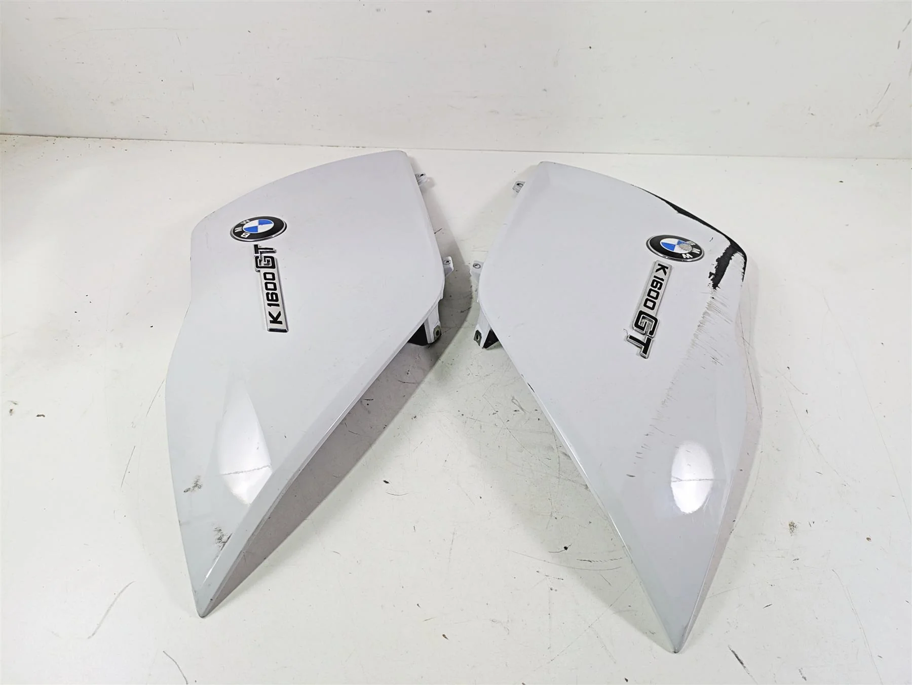 2015 BMW K1600 GT K48 Main Side Cover Fairing Emblem Set 46637710431 46637710432 - Image 12