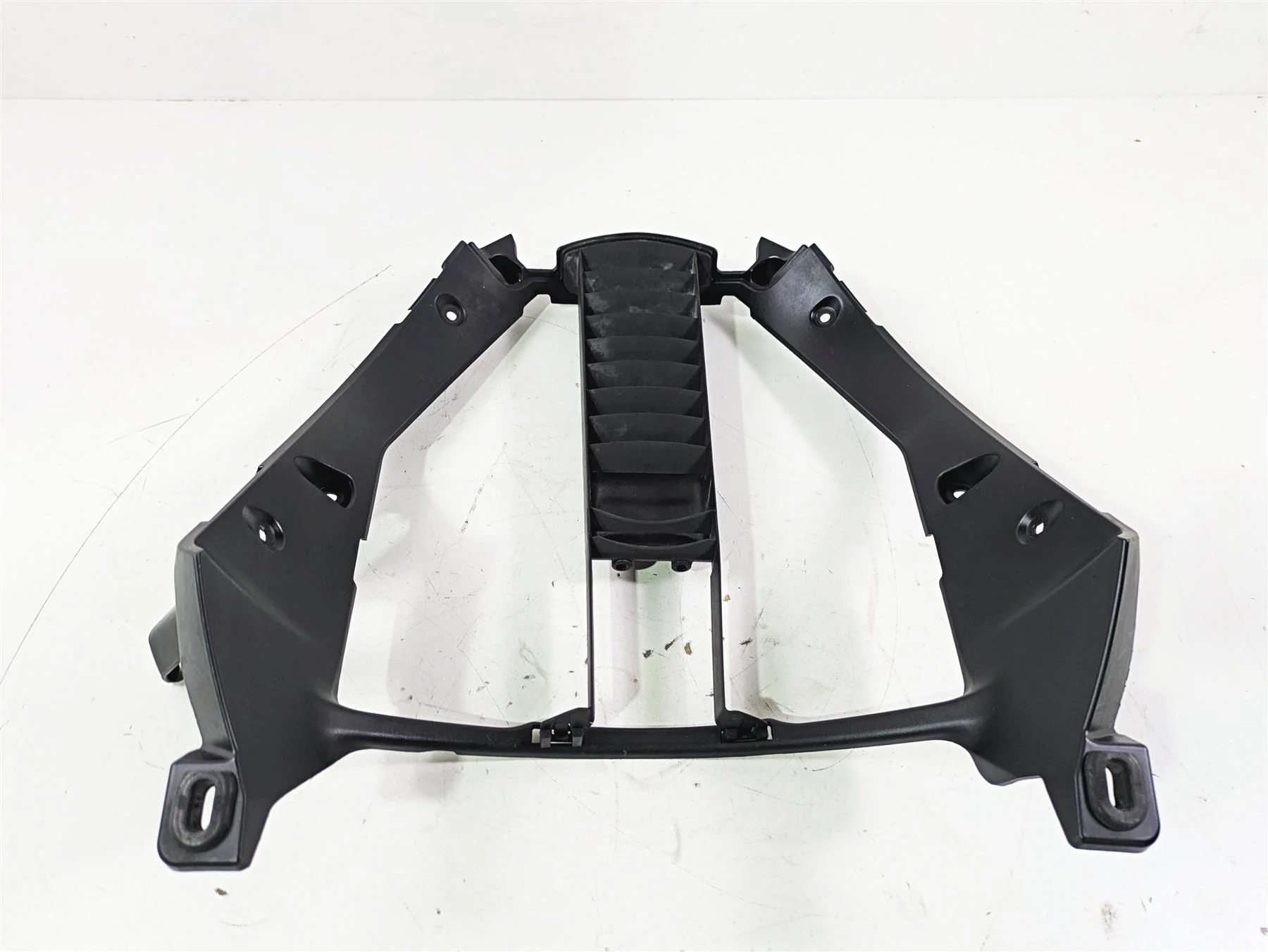 2015 BMW K1600 GT K48 Radiator Center Cover Shroud Plastic 17117726602 - Image 3