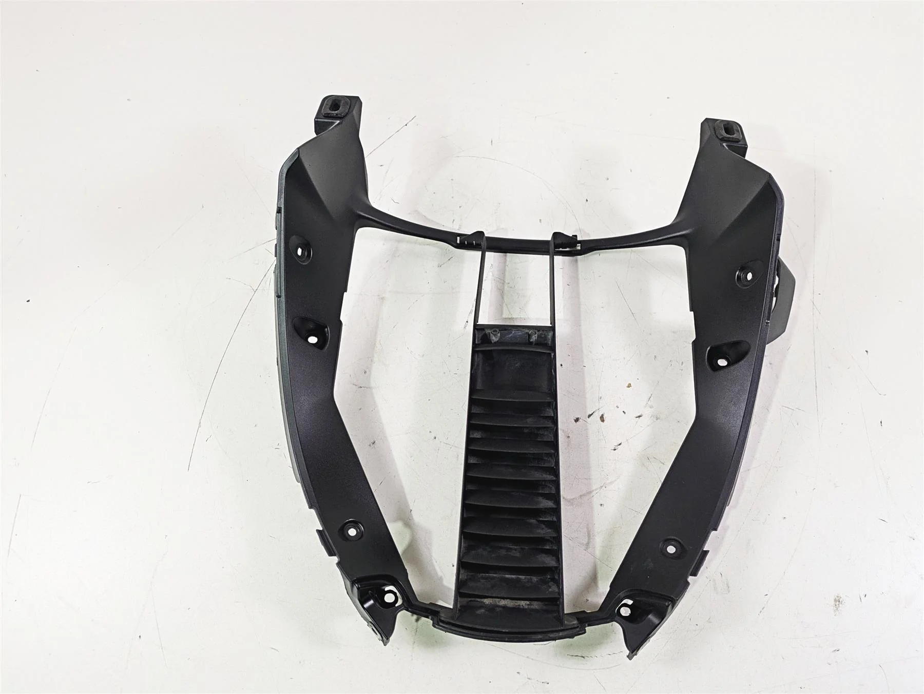 2015 BMW K1600 GT K48 Radiator Center Cover Shroud Plastic 17117726602 - Image 5