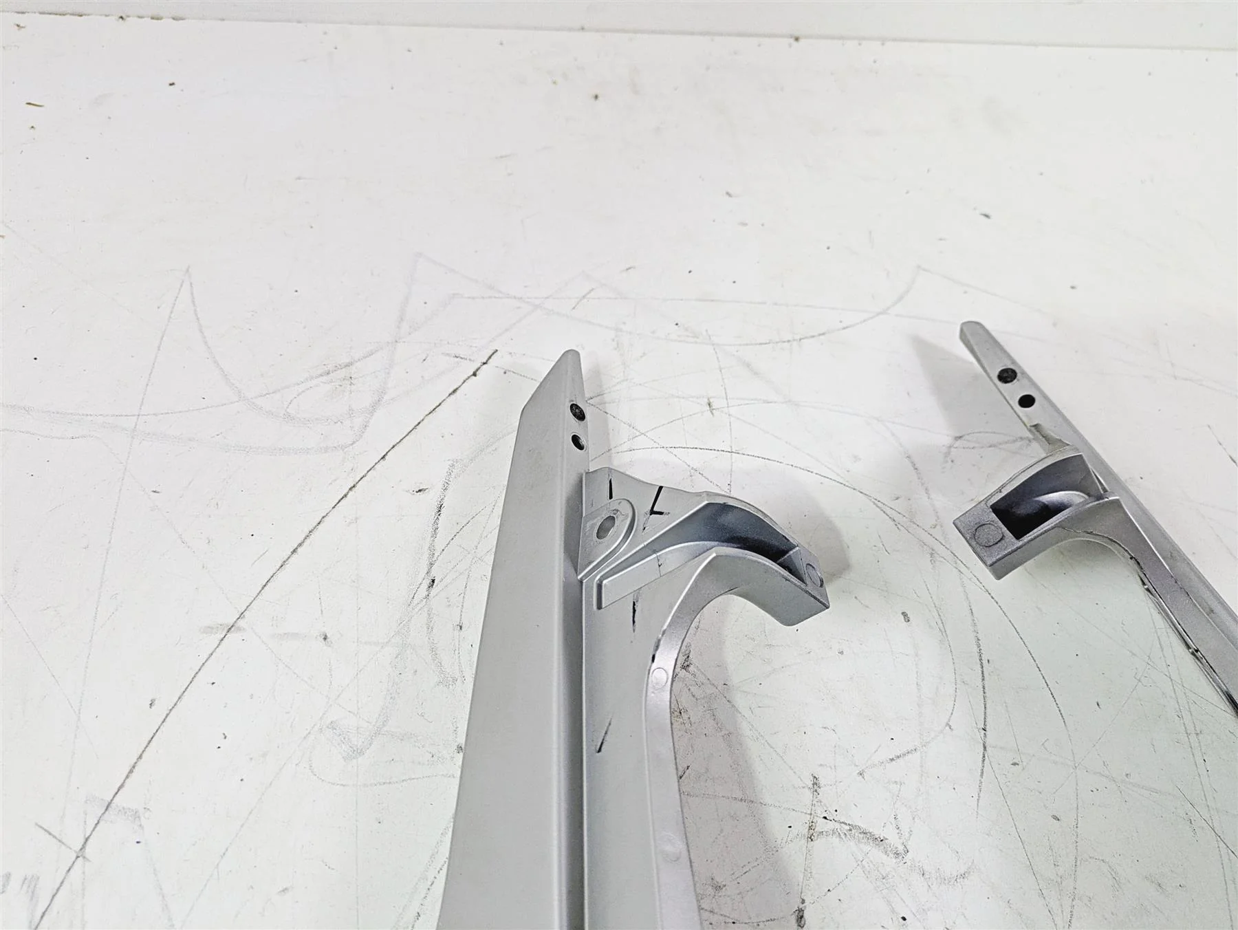 2015 BMW K1600 GT K48 Rear Passenger Side Grab Handles 46548549392 46548549391 - Image 10