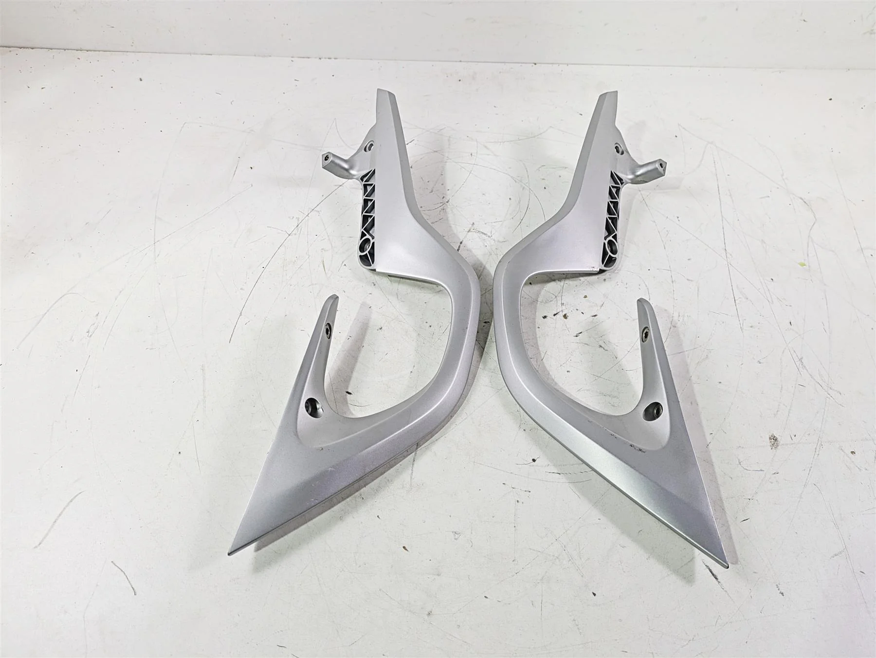 2015 BMW K1600 GT K48 Rear Passenger Side Grab Handles 46548549392 46548549391 - Image 11