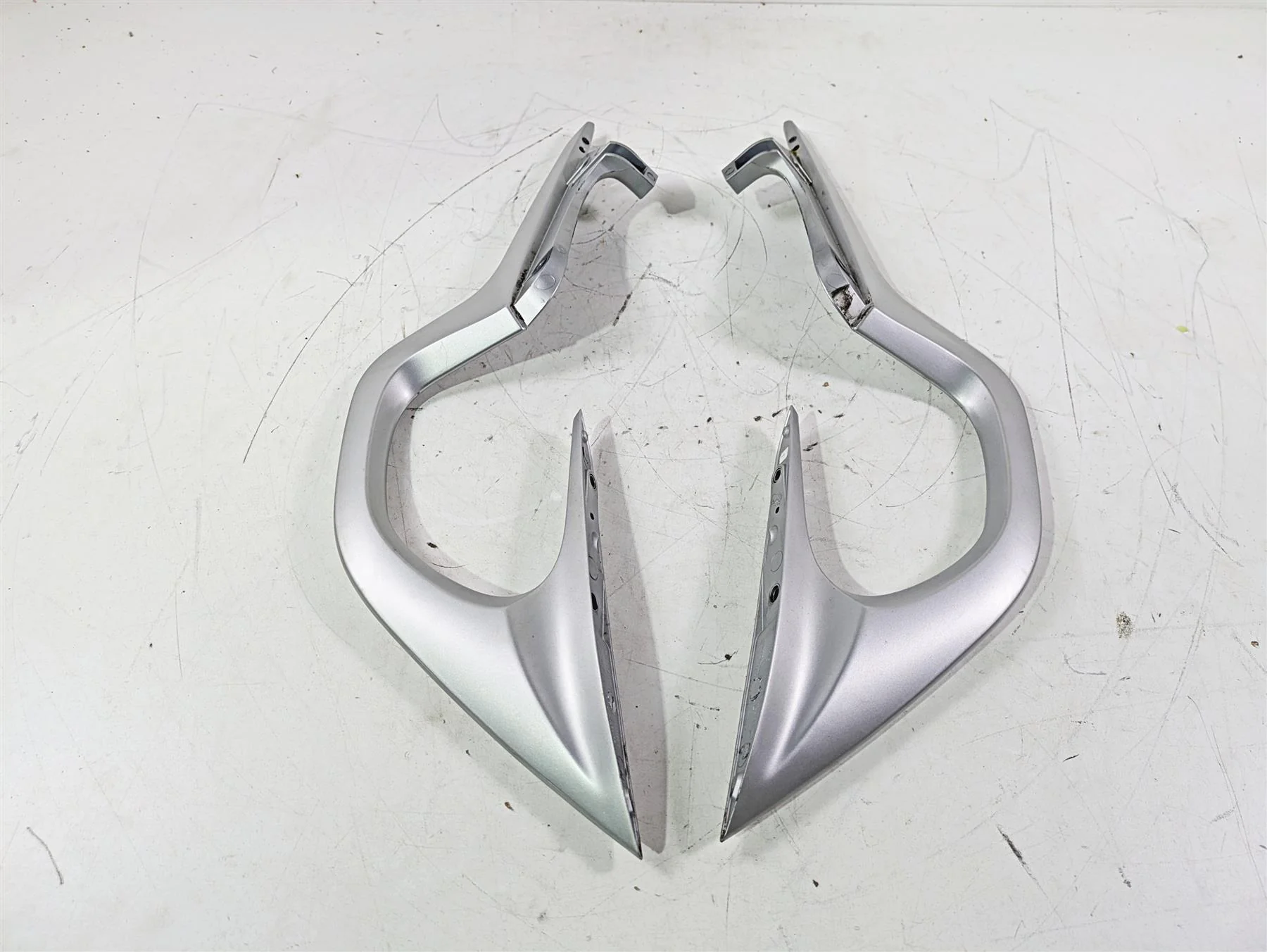 2015 BMW K1600 GT K48 Rear Passenger Side Grab Handles 46548549392 46548549391 - Image 12