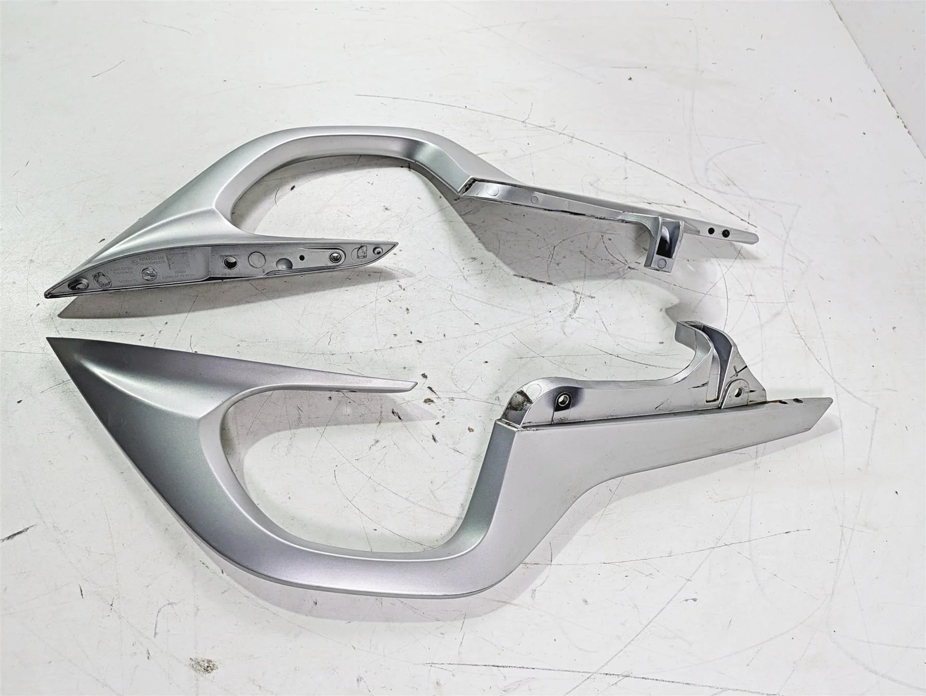 2015 BMW K1600 GT K48 Rear Passenger Side Grab Handles 46548549392 46548549391 - Image 2