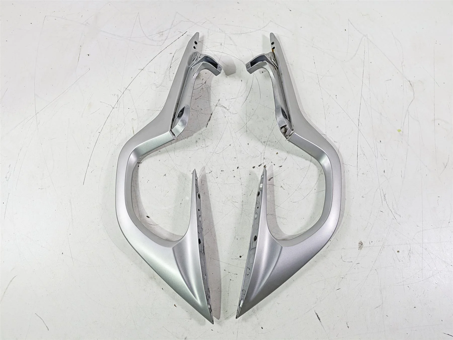 2015 BMW K1600 GT K48 Rear Passenger Side Grab Handles 46548549392 46548549391 - Image 3
