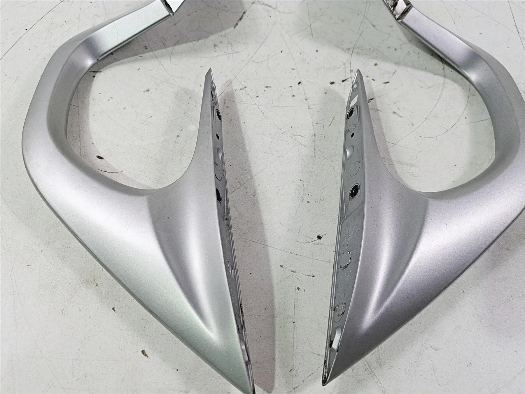 2015 BMW K1600 GT K48 Rear Passenger Side Grab Handles 46548549392 46548549391 - Image 4