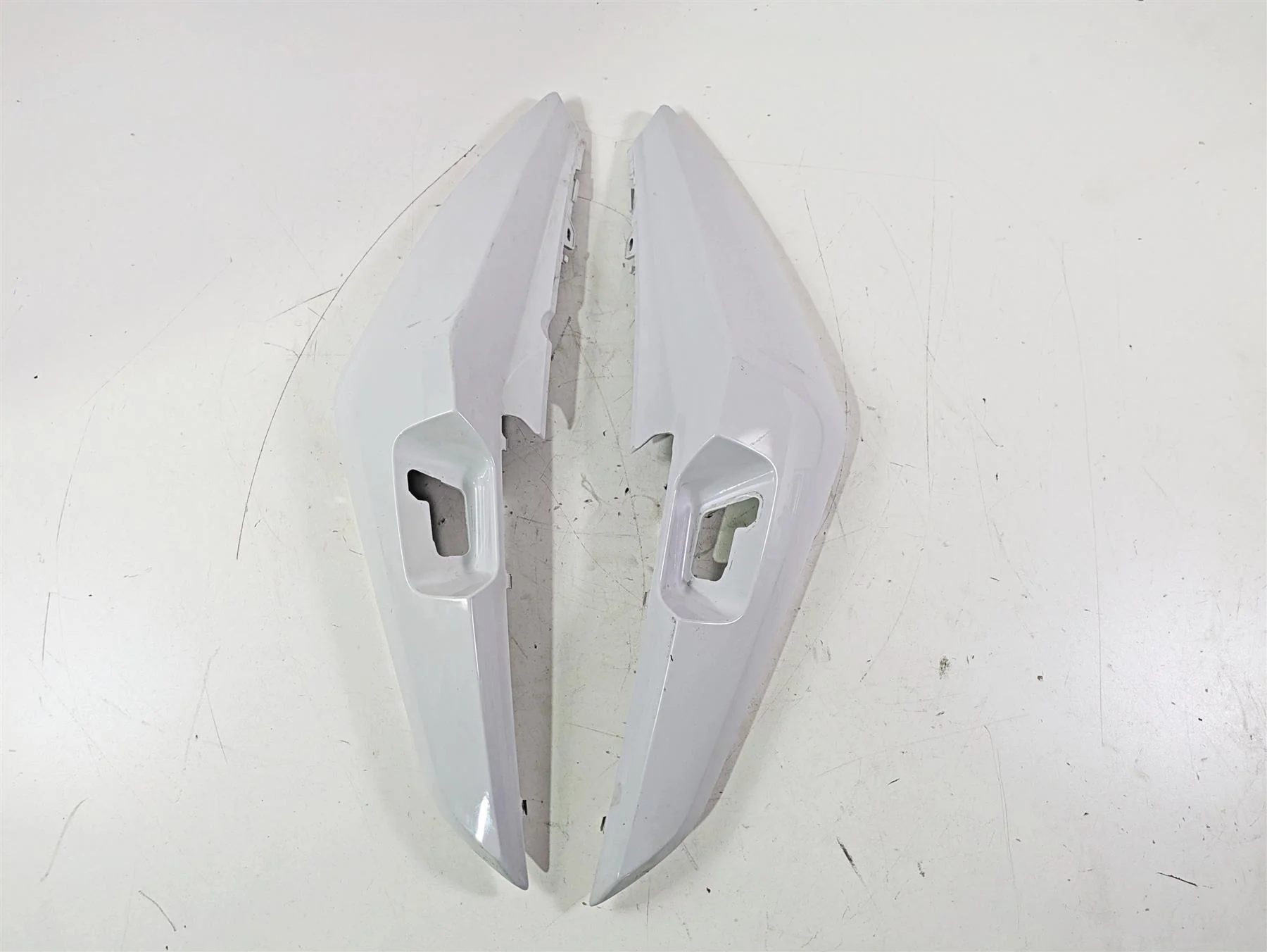 2015 BMW K1600 GT K48 Rear Tail Cover Fairing Set 46627709505 46627709506 - Image 3