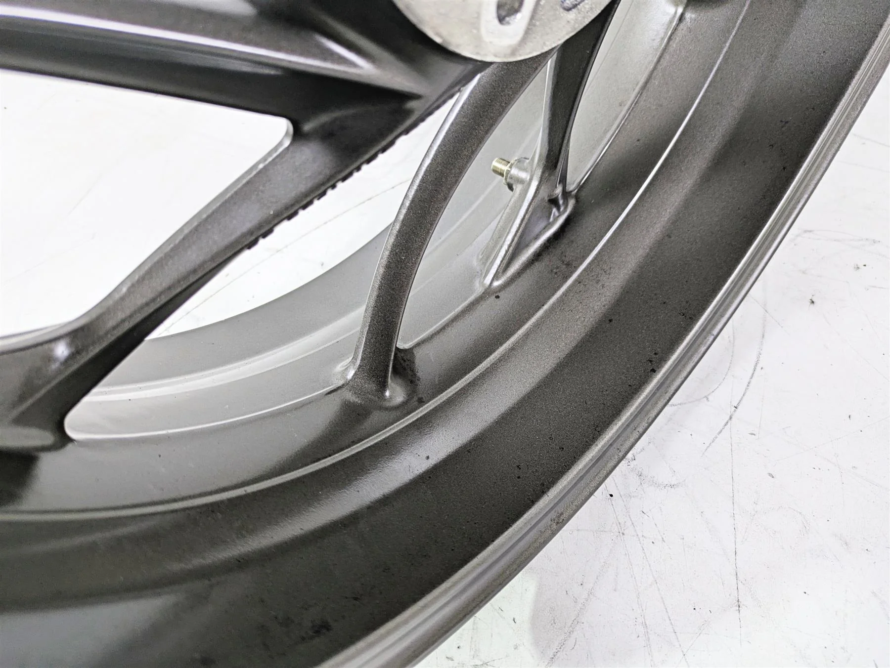 2015 BMW K1600 GT K48 Rear Wheel Rim 17x6 Straight 36318529042 - Image 11