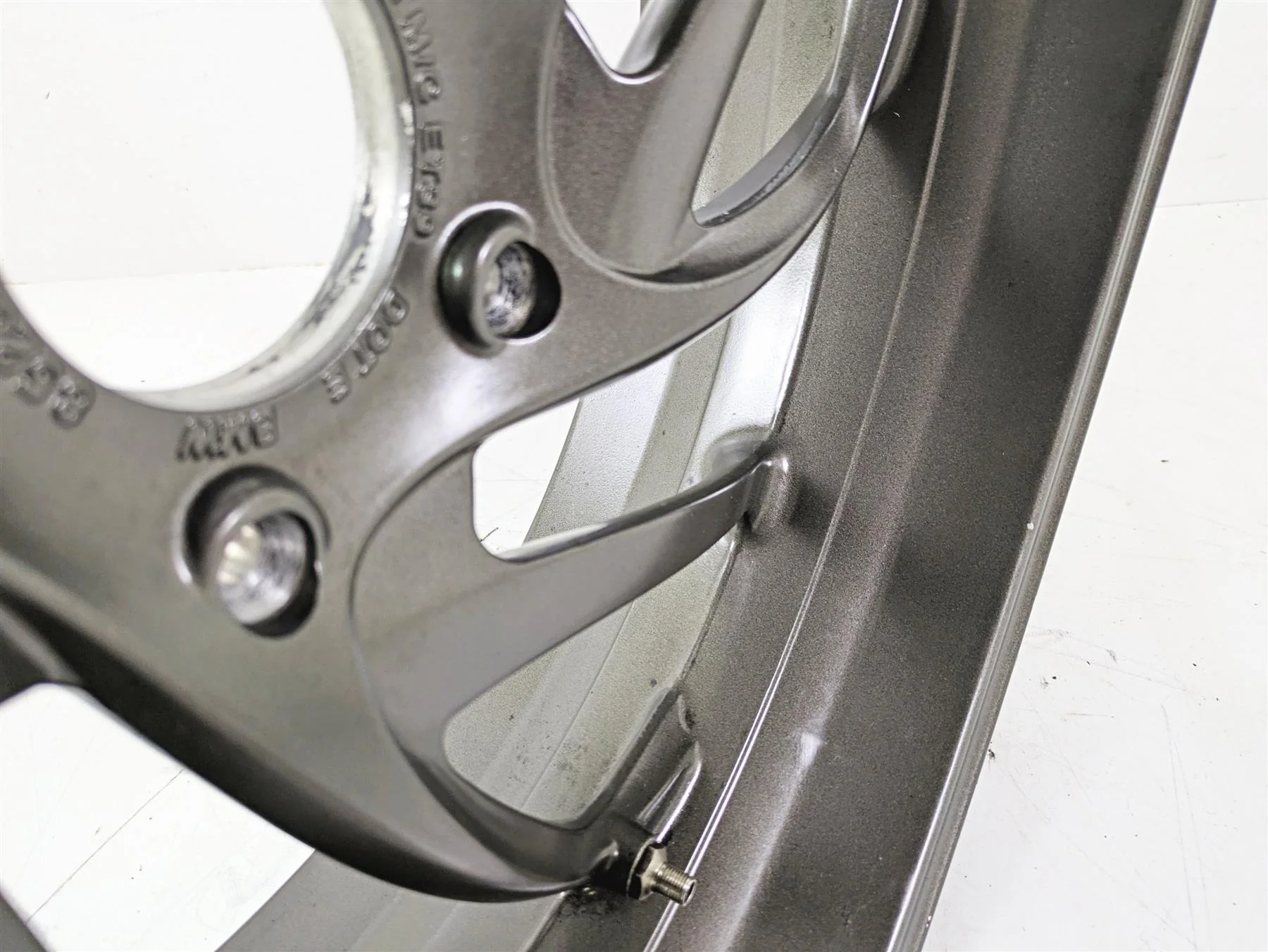 2015 BMW K1600 GT K48 Rear Wheel Rim 17x6 Straight 36318529042 - Image 9