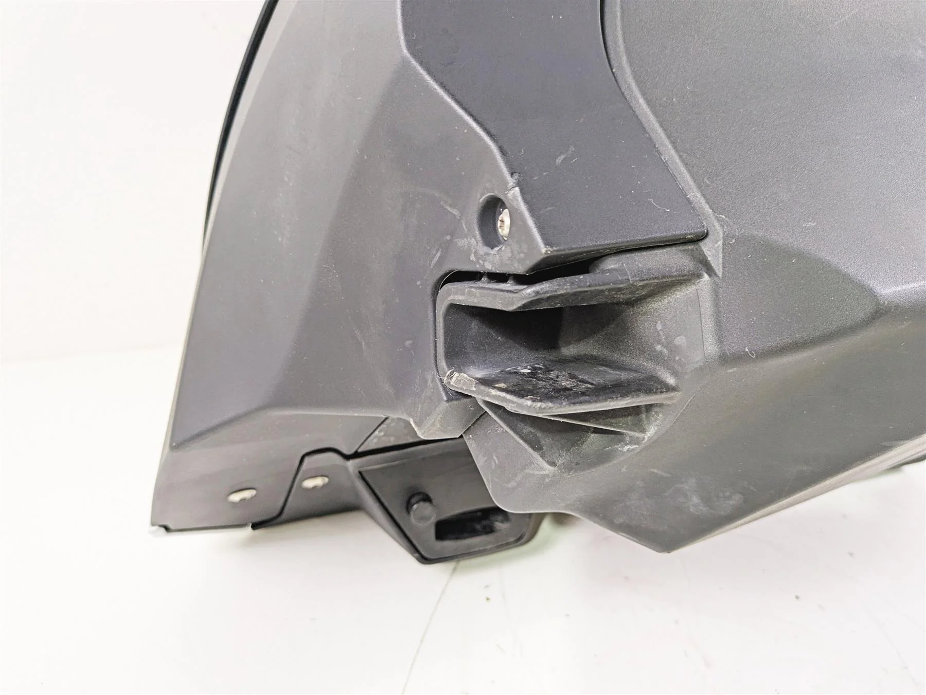 2015 BMW K1600 GT K48 Right Saddlebag Saddle Bag 46548532046 - Image 10