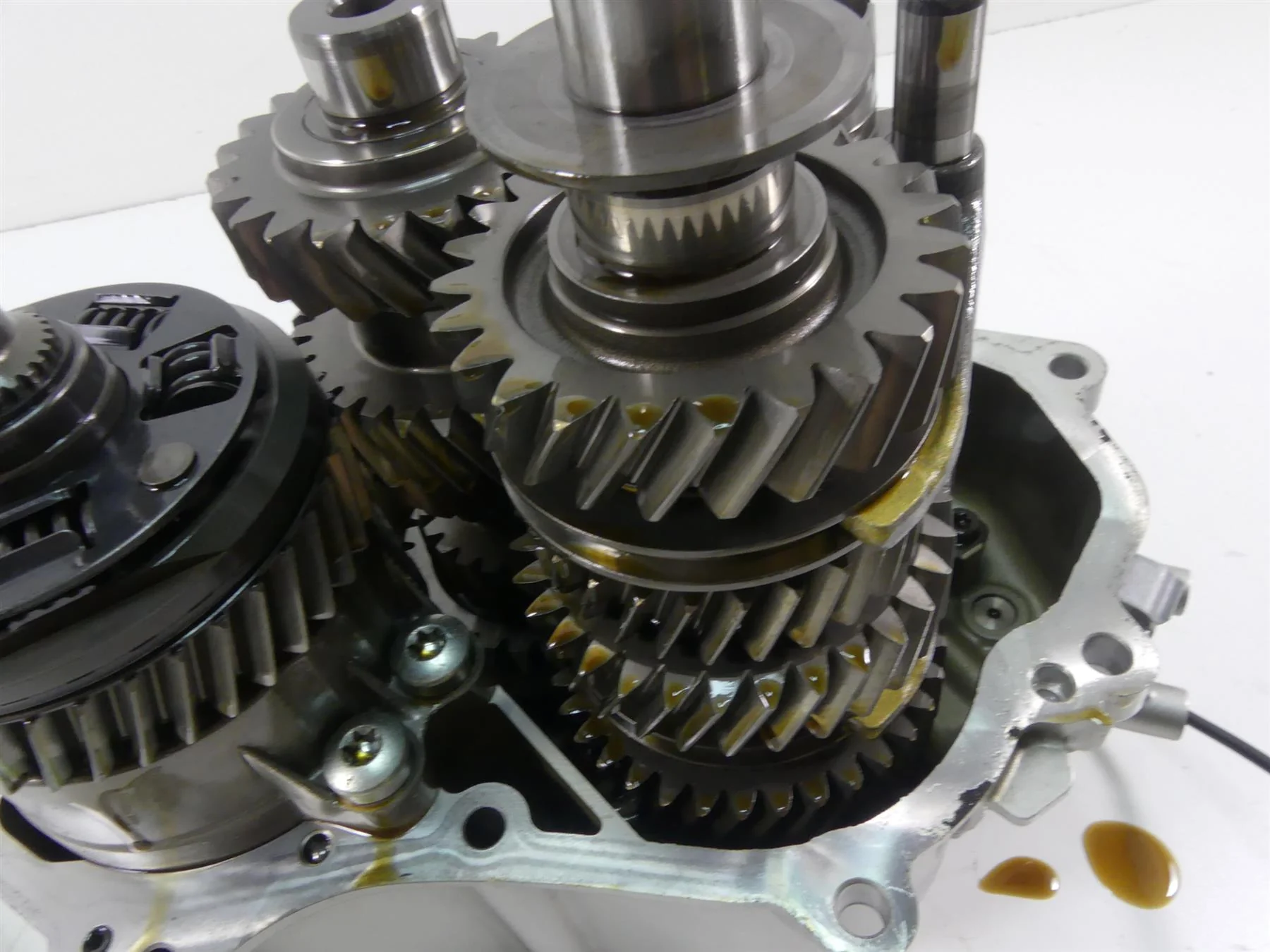 2015 BMW K1600GT K48 6-Speed Transmission Gear Box UAB - 40K 23008396072 - Image 8