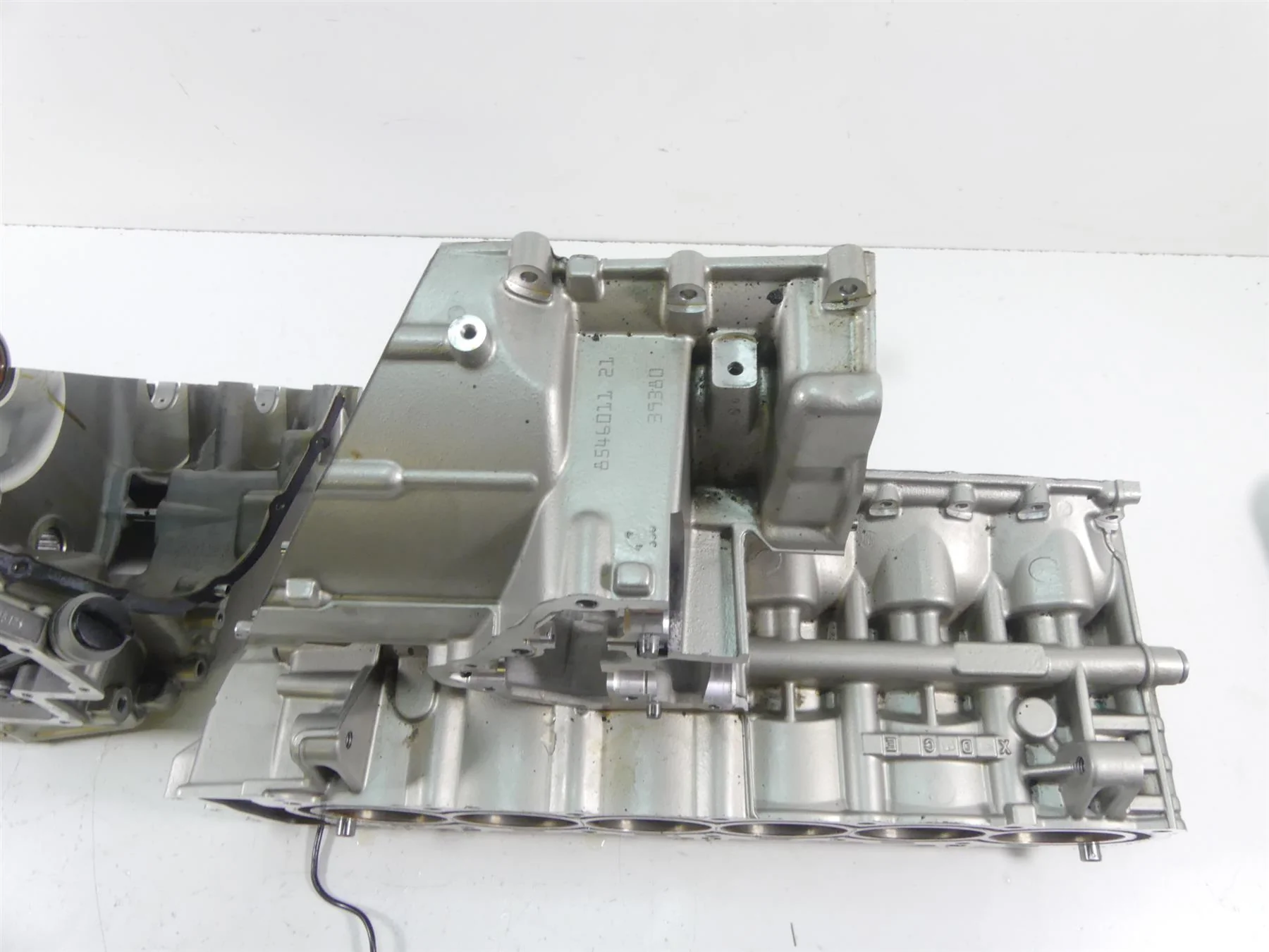2015 BMW K1600GT K48 Engine Motor Housing Case Set 11117716259 - Image 4