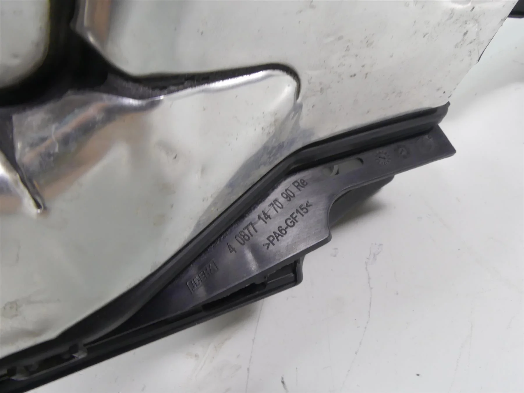 2015 BMW K1600GT K48 Right Side Storage Box Compartment 46637710448 40877147090 - Image 11