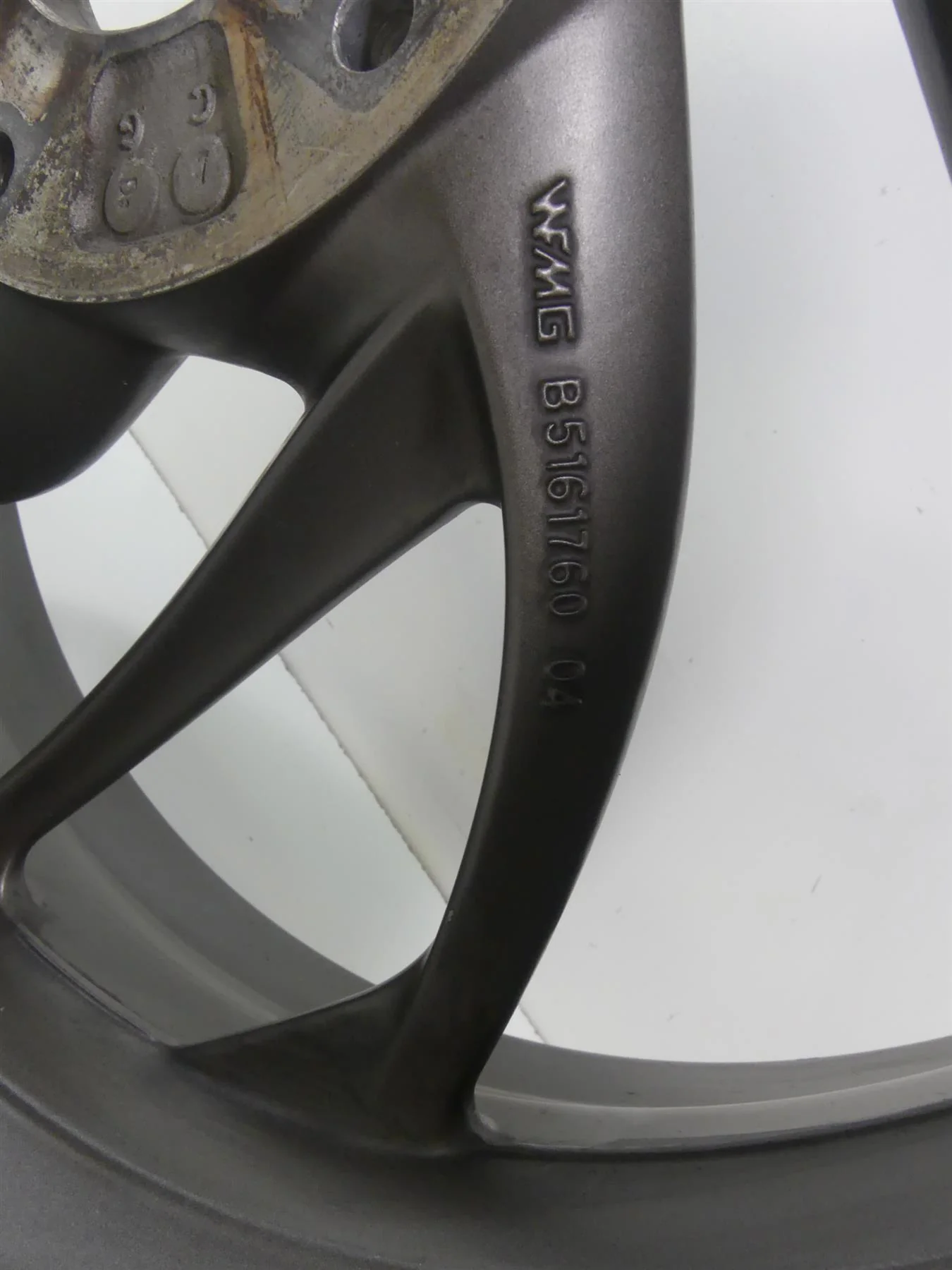2015 BMW K1600GT K48 Straight Grey Rear Wheel Rim 17x6  36318529042 8528659 - Image 4