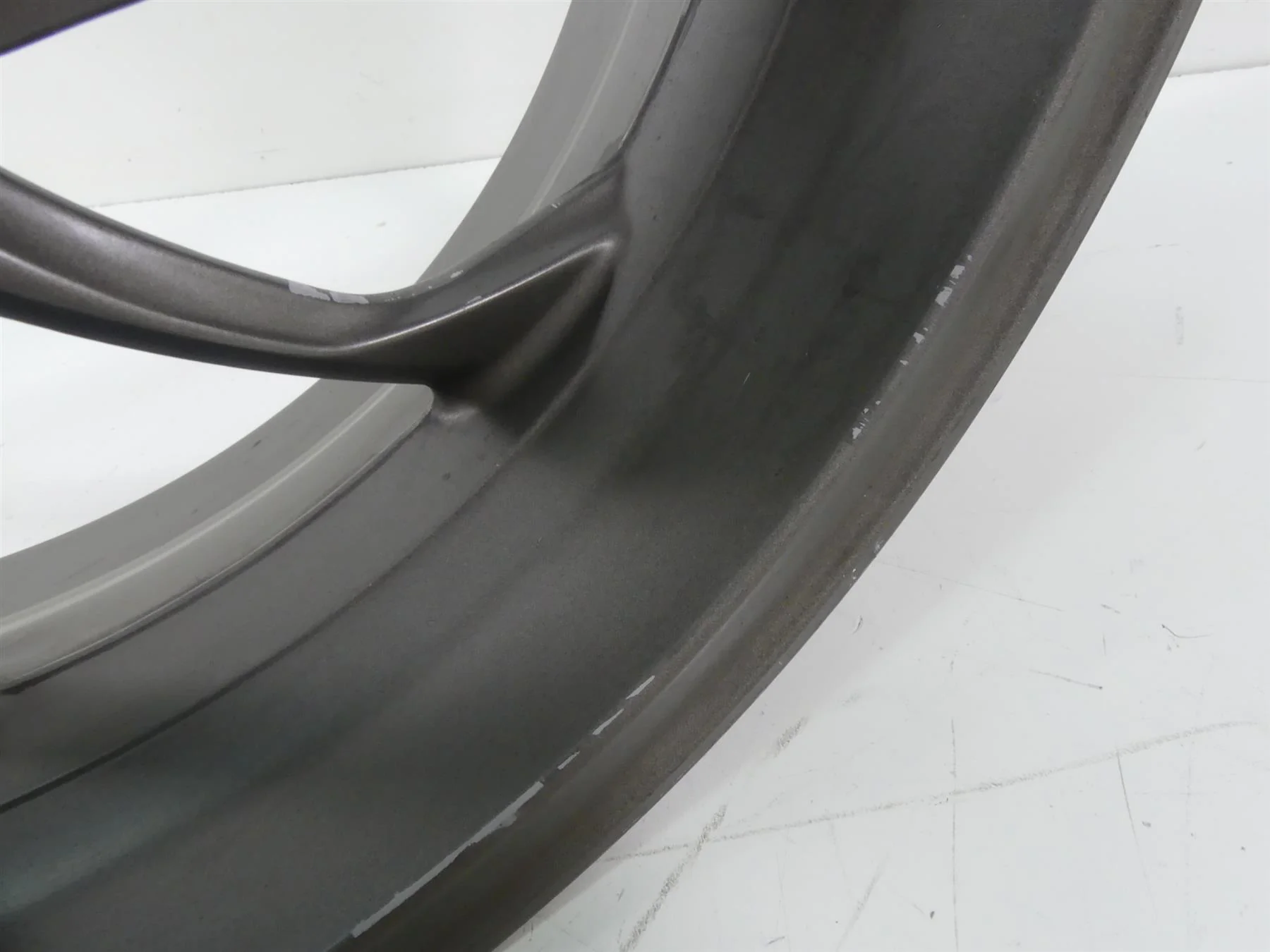 2015 BMW K1600GT K48 Straight Grey Rear Wheel Rim 17x6  36318529042 8528659 - Image 9