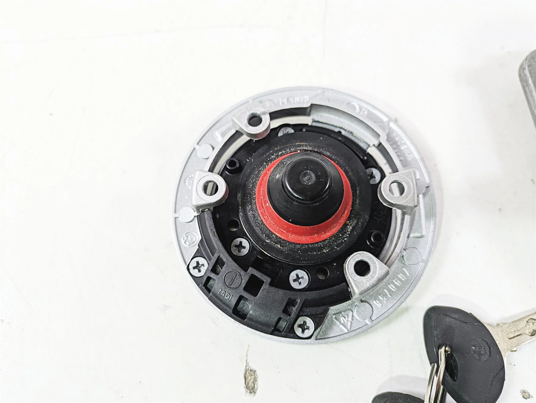 2015 BMW R nineT K21 Cdi Ecu Ecm Ignition Switch Key Set 13618521661 51257700072 - Image 6