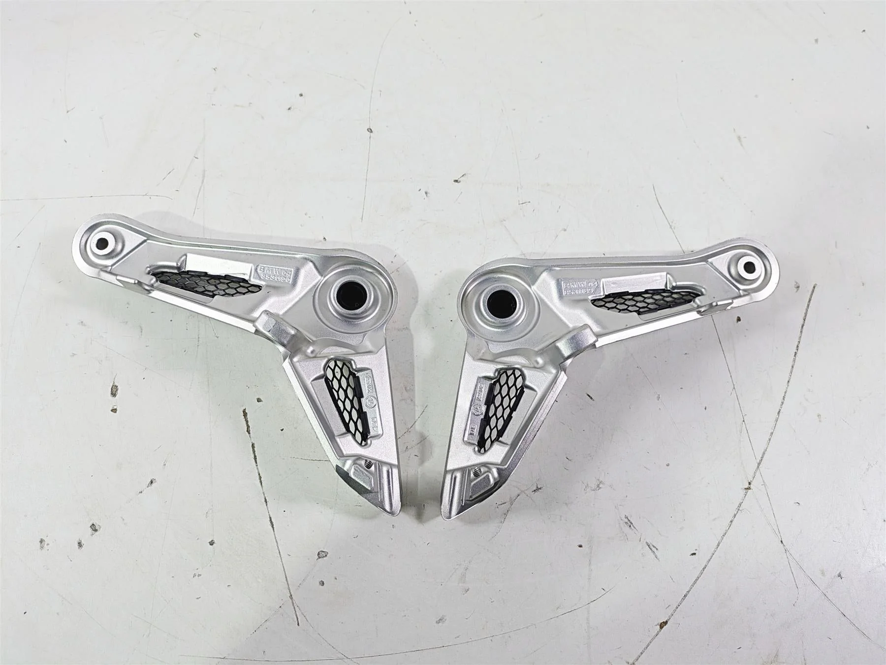 2015 BMW R nineT K21 Left Right Rider Seat Support Set 46638531189 46638531190 - Image 8
