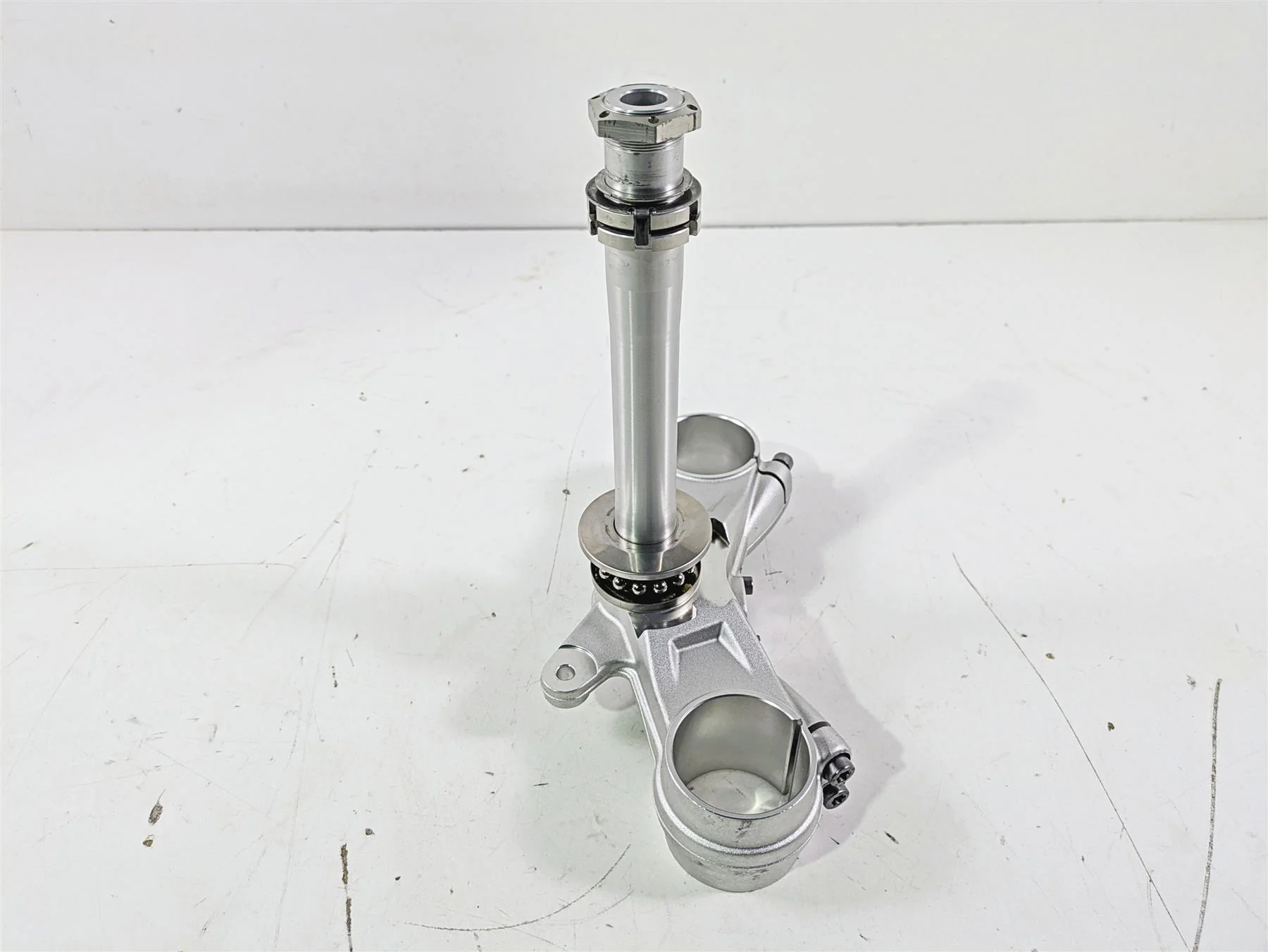 2015 BMW R nineT K21 Lower Triple Tree Steering Stem 31428552873 31428538054 - Image 2