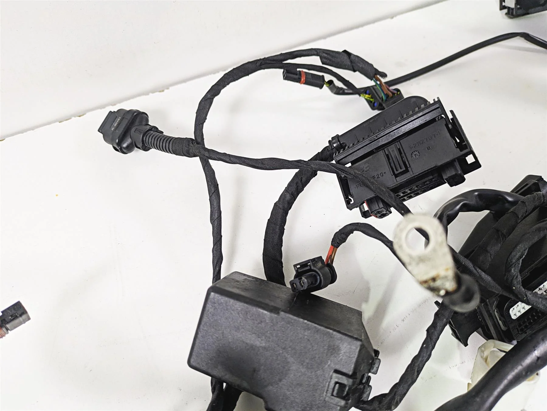 2015 BMW R nineT K21 Main & Engine Wiring Harness Set 61118548701 61118552922 - Image 6