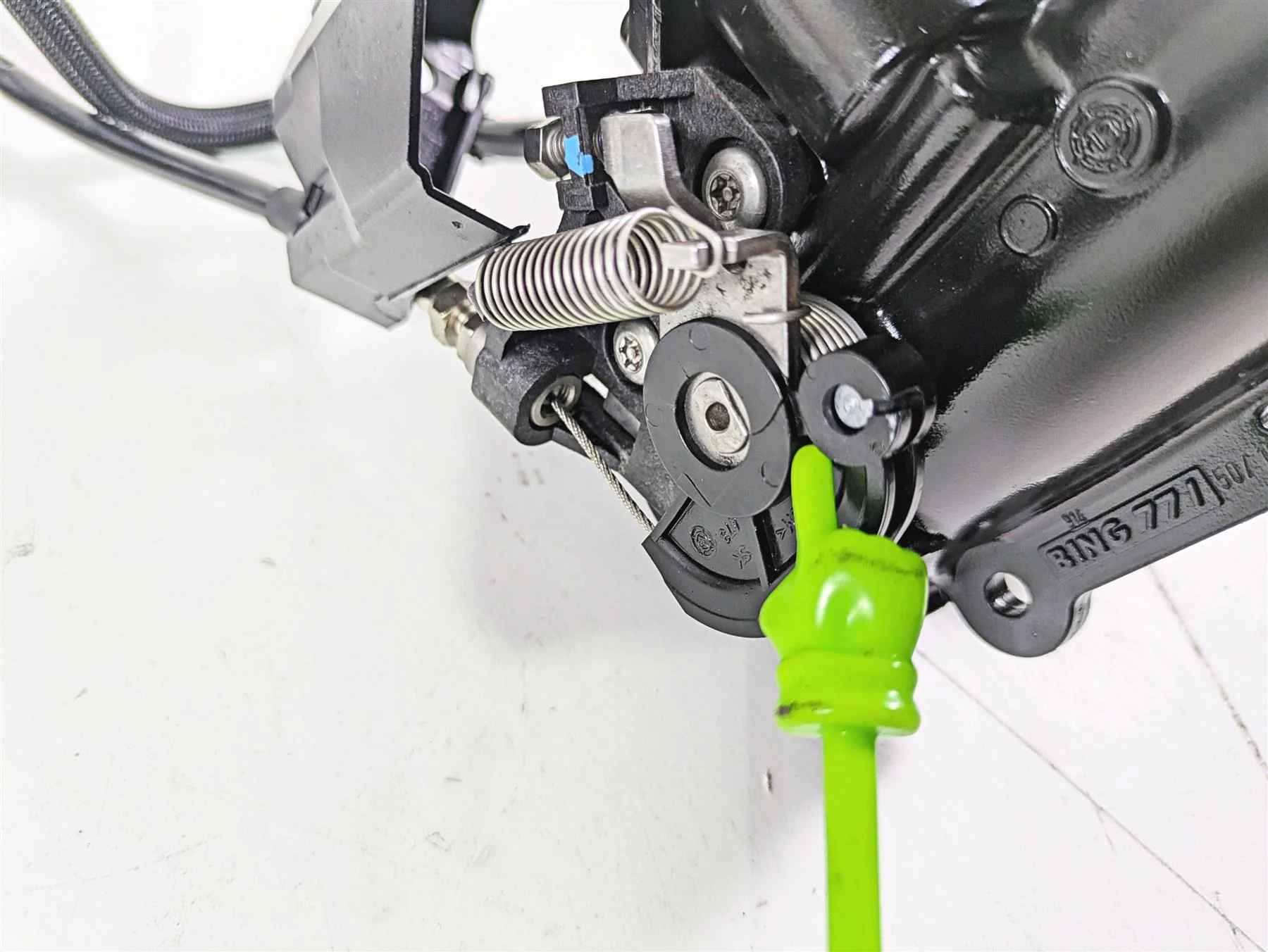 2015 BMW R nineT K21 Throttle Body & Junction Set 13547705239 13547705240 - Image 3