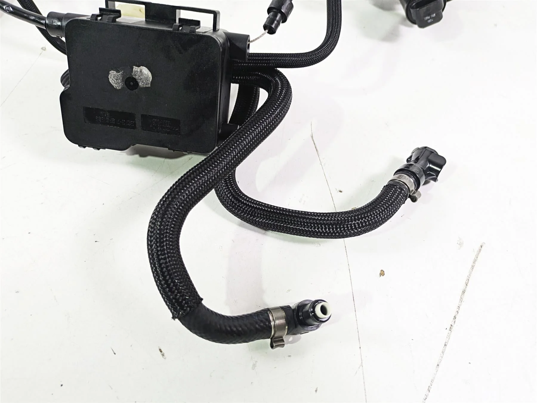 2015 BMW R nineT K21 Throttle Body & Junction Set 13547705239 13547705240 - Image 5