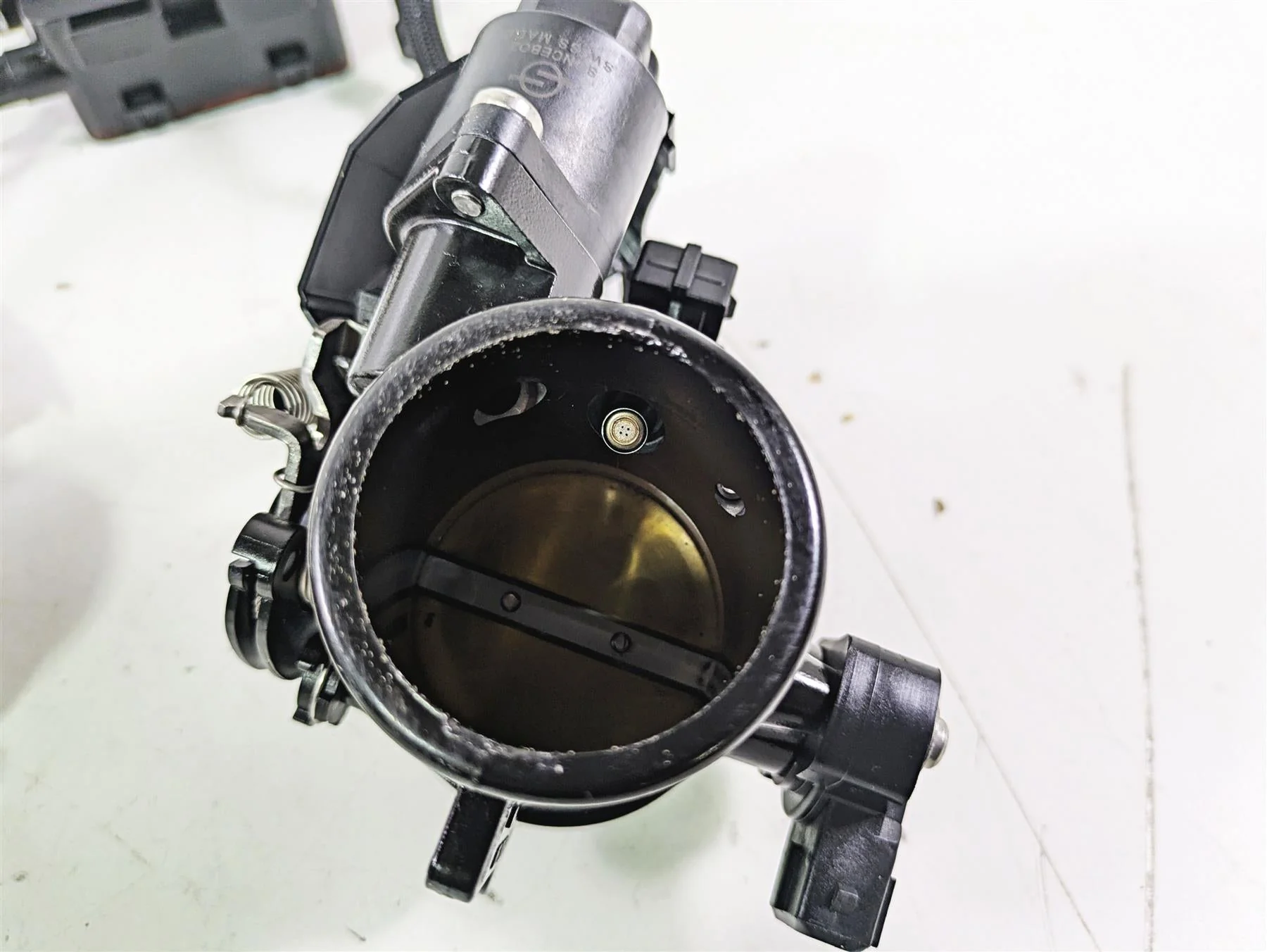 2015 BMW R nineT K21 Throttle Body & Junction Set 13547705239 13547705240 - Image 9
