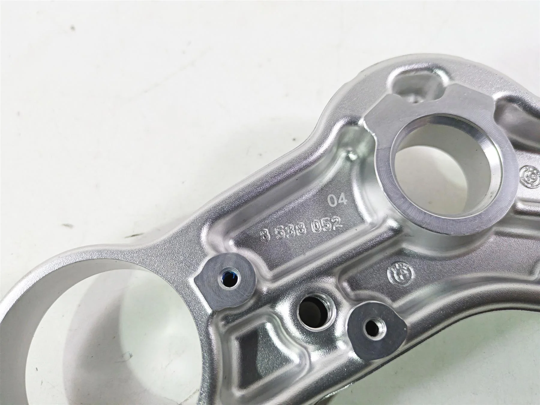 2015 BMW R nineT K21 Upper Triple Tree Steering Clamp 31428538052 - Image 12