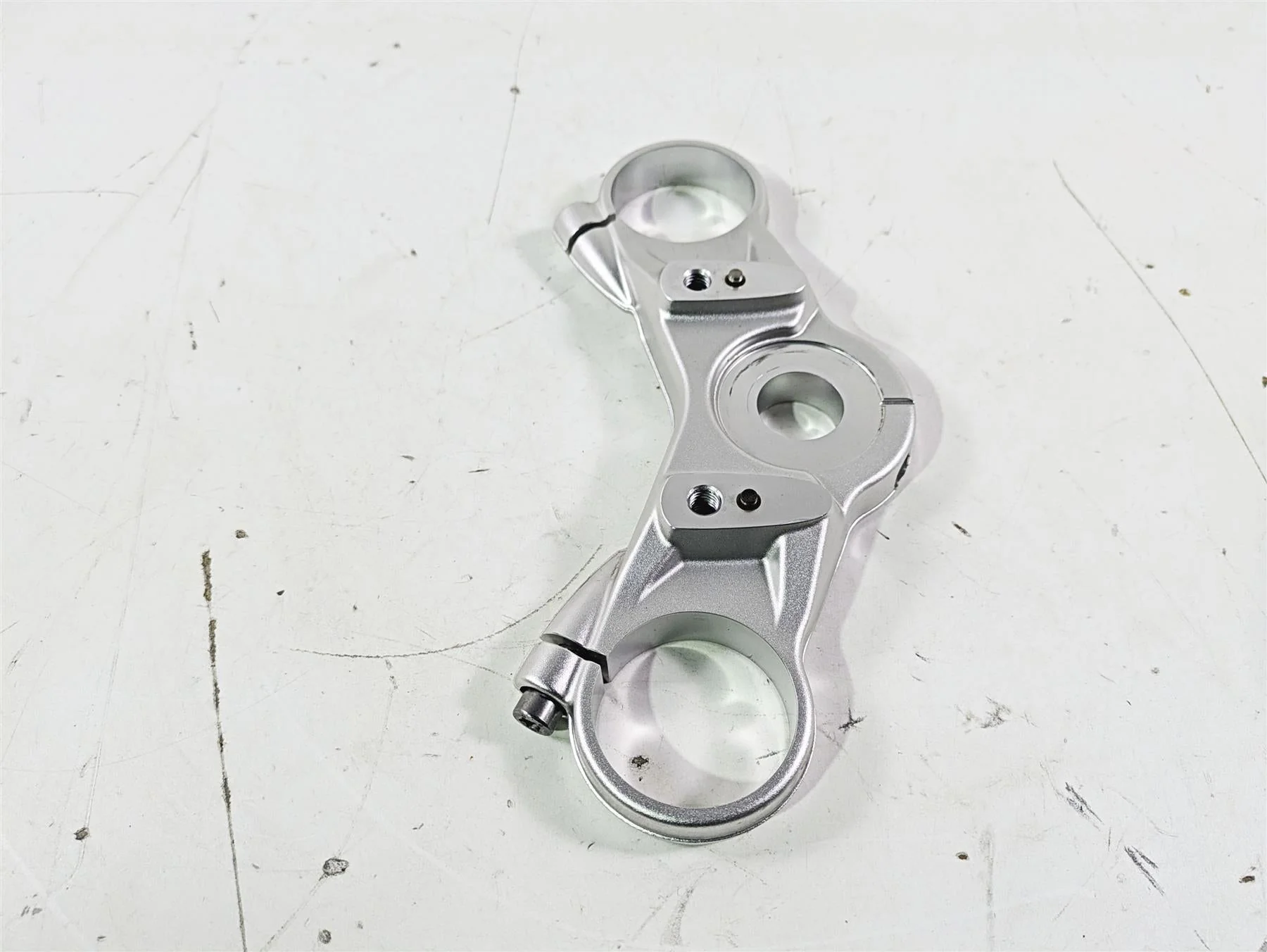 2015 BMW R nineT K21 Upper Triple Tree Steering Clamp 31428538052 - Image 2