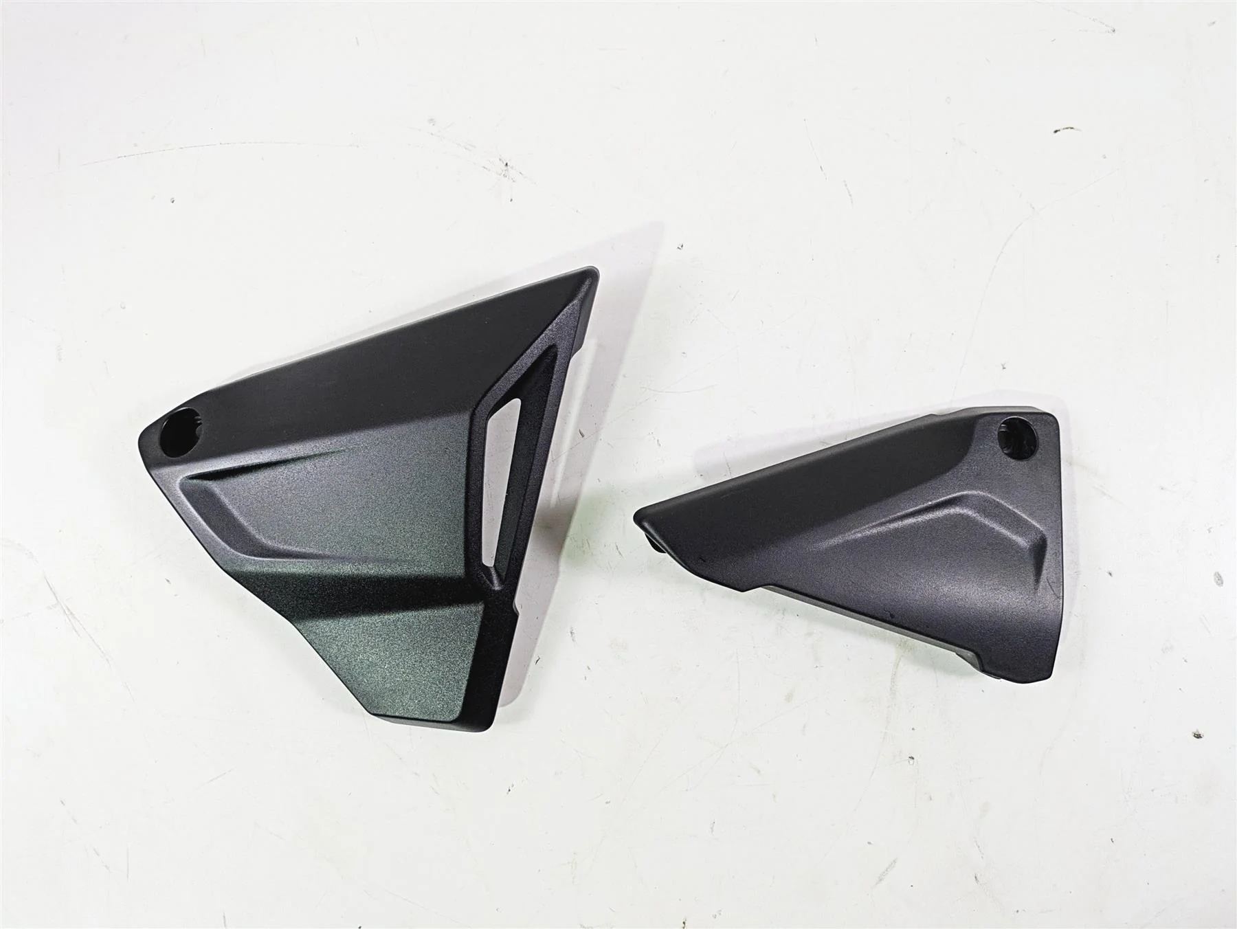 2015 BMW R1200 GS Adv K51 Battery Side Cover Fairing Set 46638523155 46638523156 - Image 4