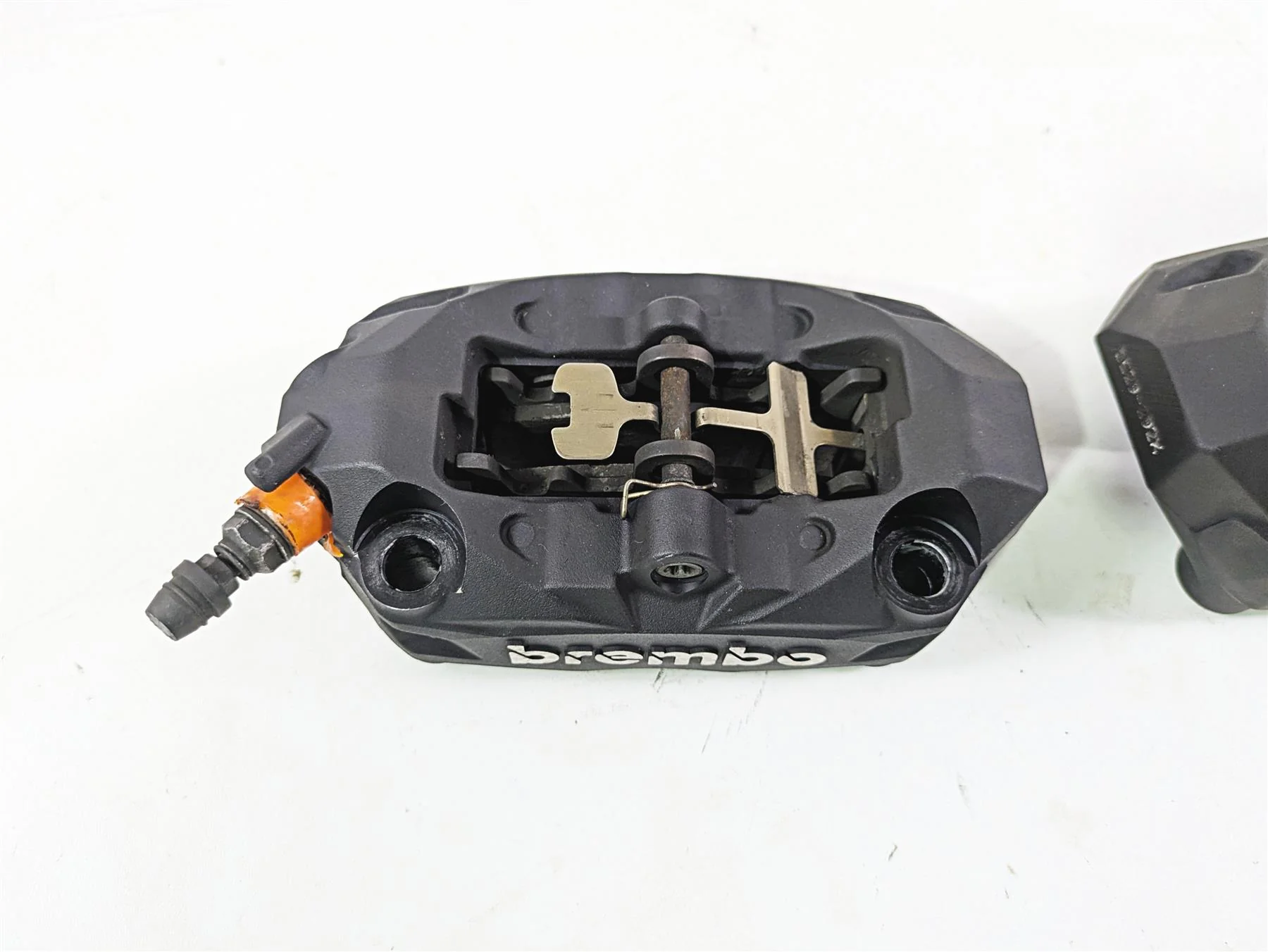 2015 BMW R1200 GS Adv K51 Brembo Front Brake Caliper Set 100mm 34118556205 - Image 5