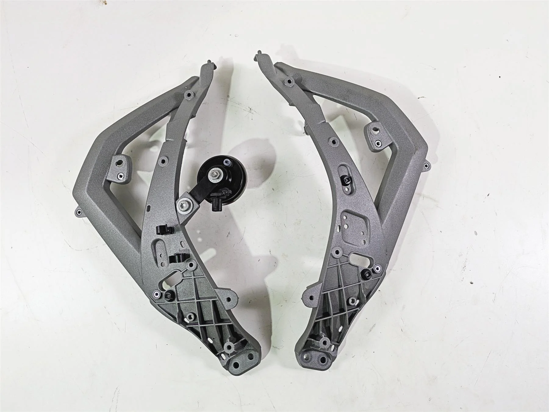 2015 BMW R1200 GS Adv K51 Front Left Right Side Stay Mounts 46638528673 - Image 4