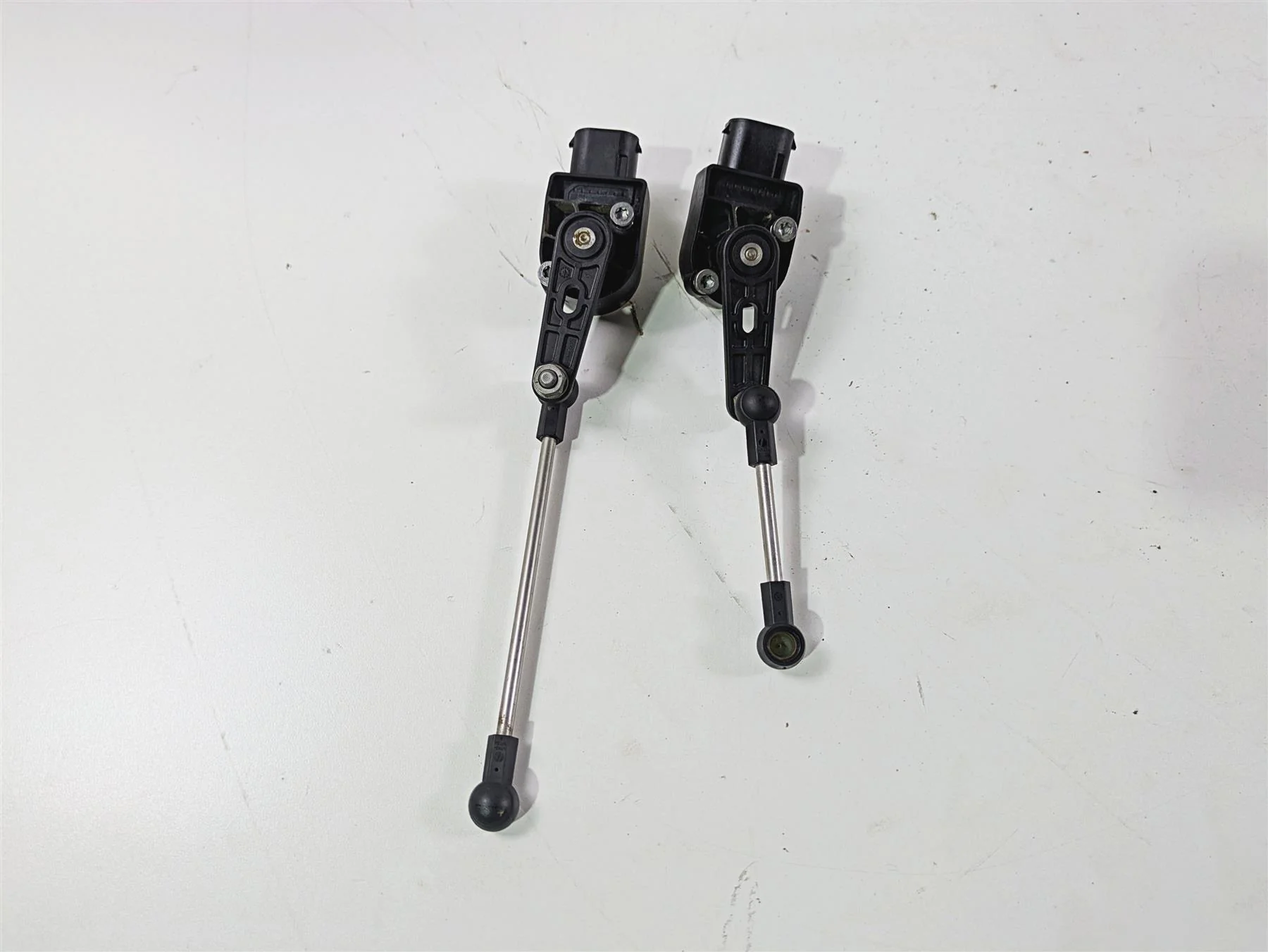2015 BMW R1200 GS Adv K51 Front & Rear Leveling Sensor 37146860843 & 37146870000 - Image 10