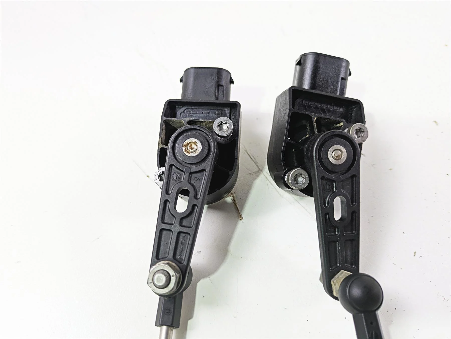 2015 BMW R1200 GS Adv K51 Front & Rear Leveling Sensor 37146860843 & 37146870000 - Image 11