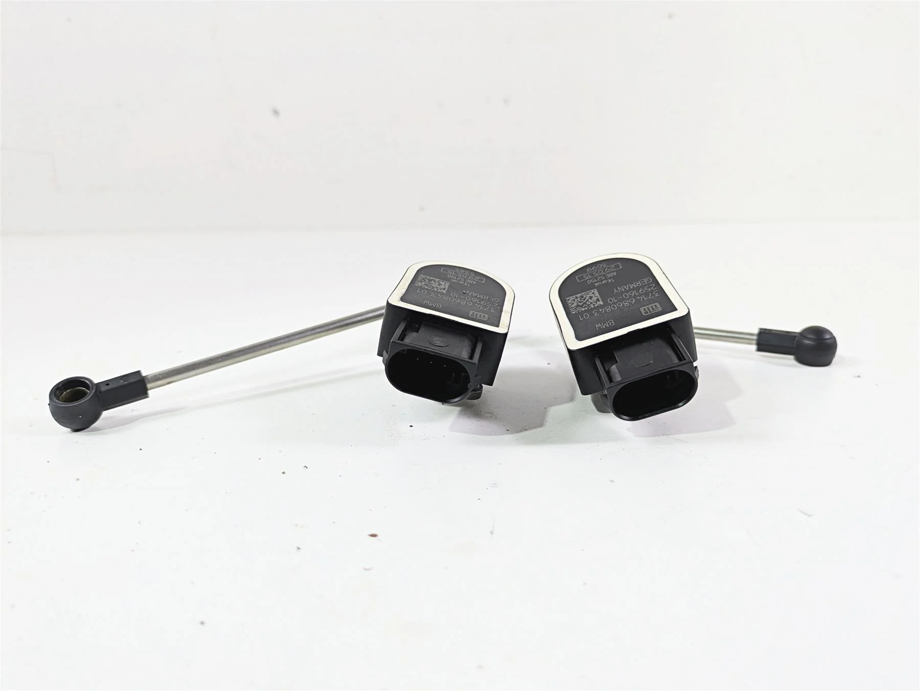 2015 BMW R1200 GS Adv K51 Front & Rear Leveling Sensor 37146860843 & 37146870000 - Image 2