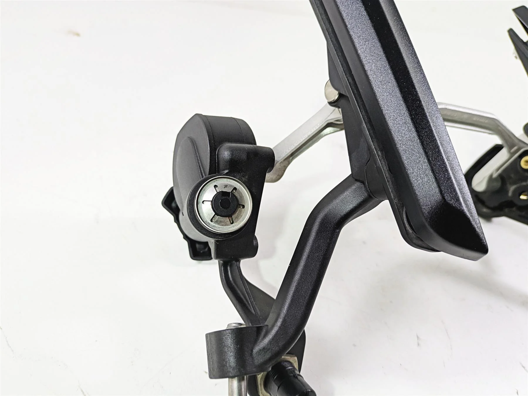 2015 BMW R1200 GS Adv K51 Front Windshield Adjustment Mount Set 46638536083 - Image 8
