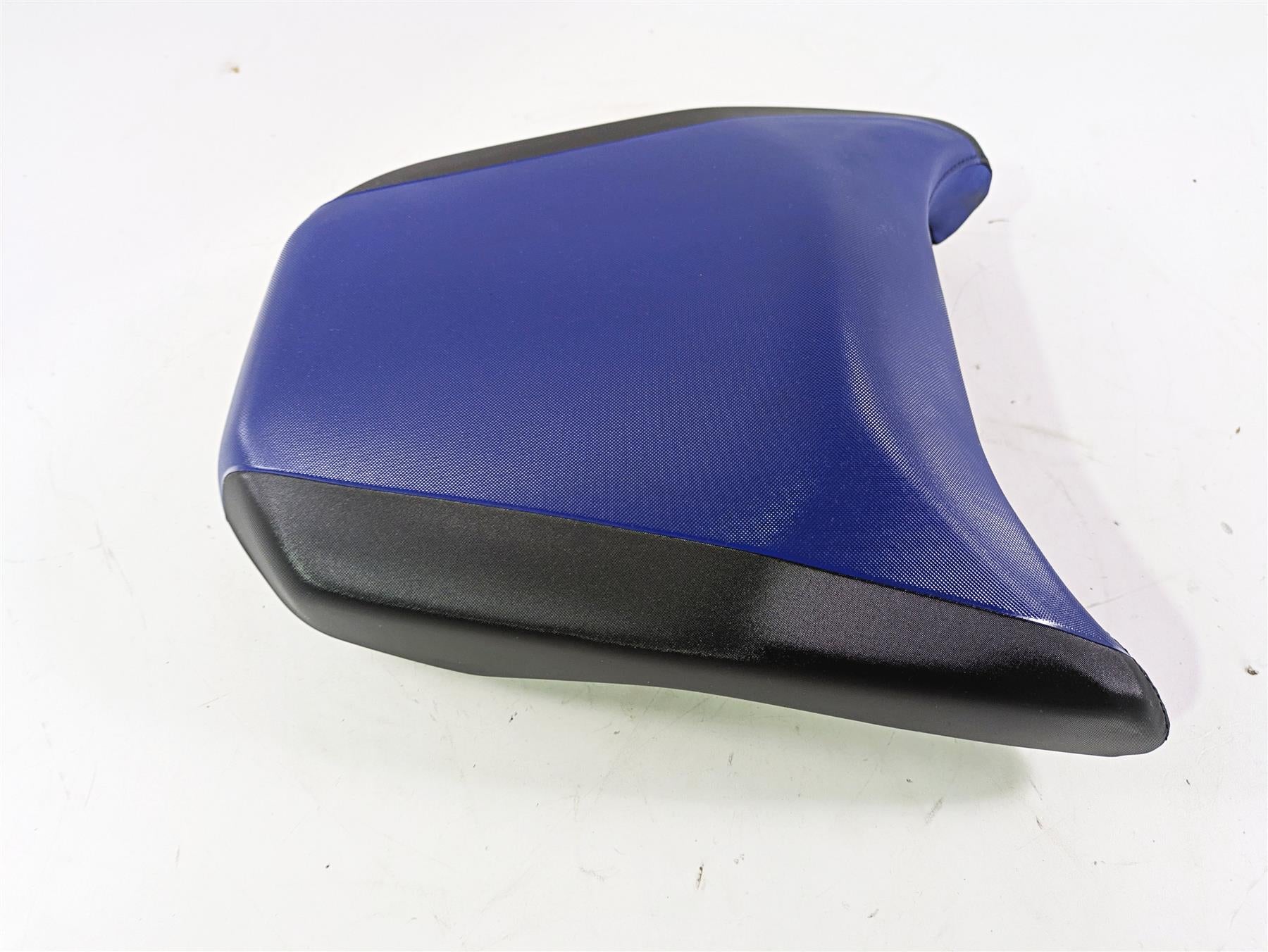 2015 BMW R1200 GS Adv K51 Rear Seat Saddle Black Blue & Tools 52538537859 - Image 3