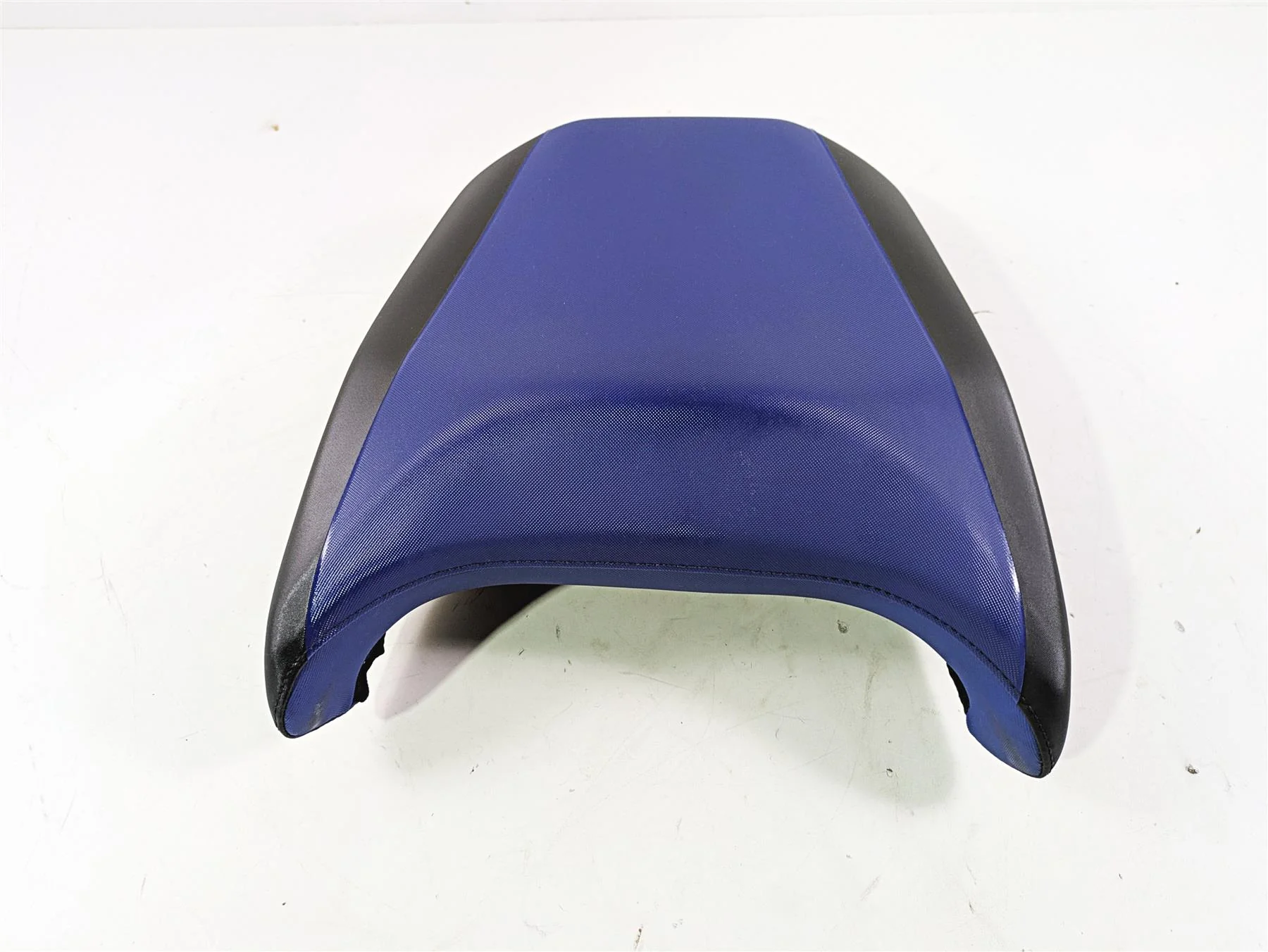 2015 BMW R1200 GS Adv K51 Rear Seat Saddle Black Blue & Tools 52538537859 - Image 4