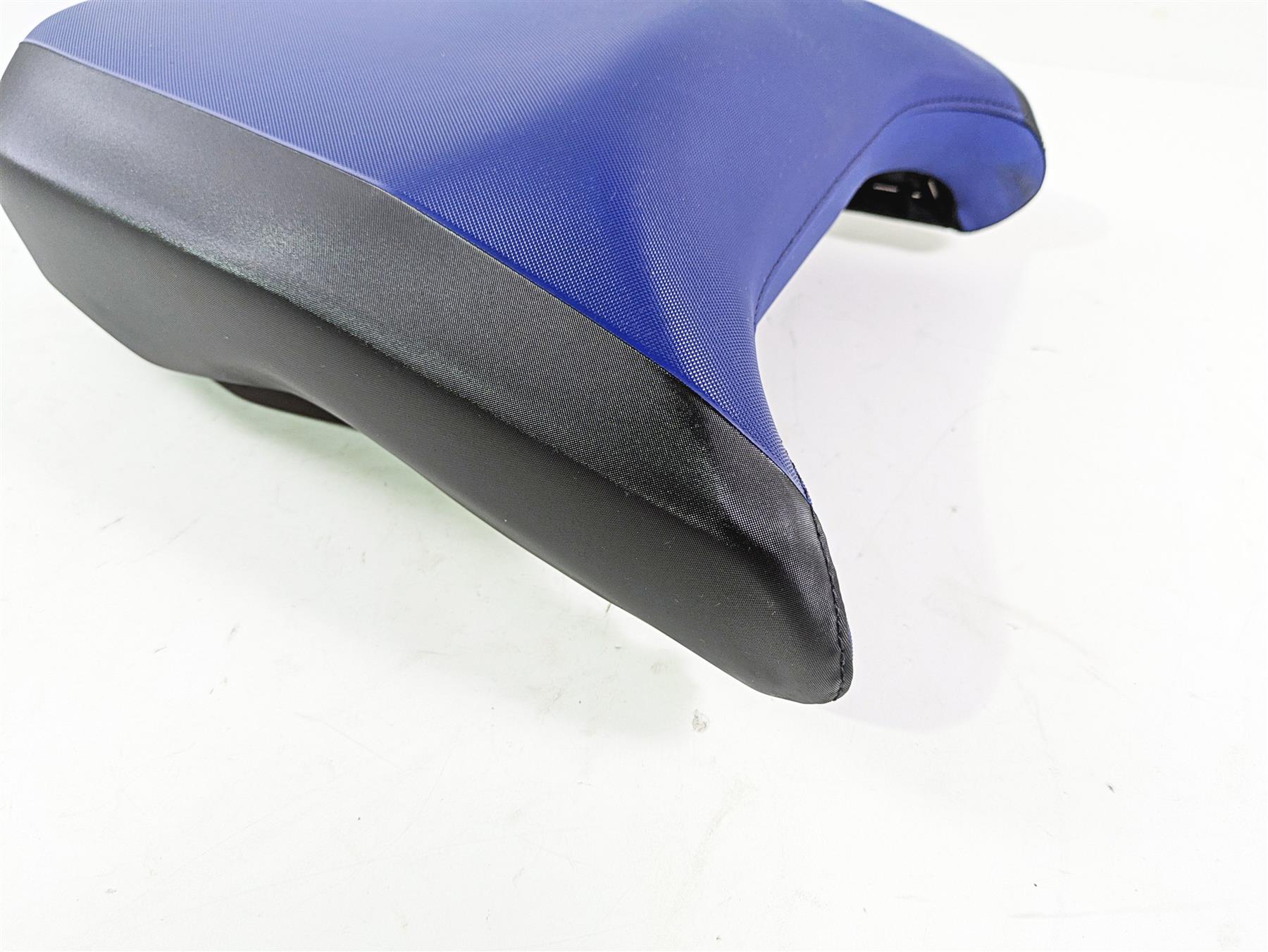 2015 BMW R1200 GS Adv K51 Rear Seat Saddle Black Blue & Tools 52538537859 - Image 7