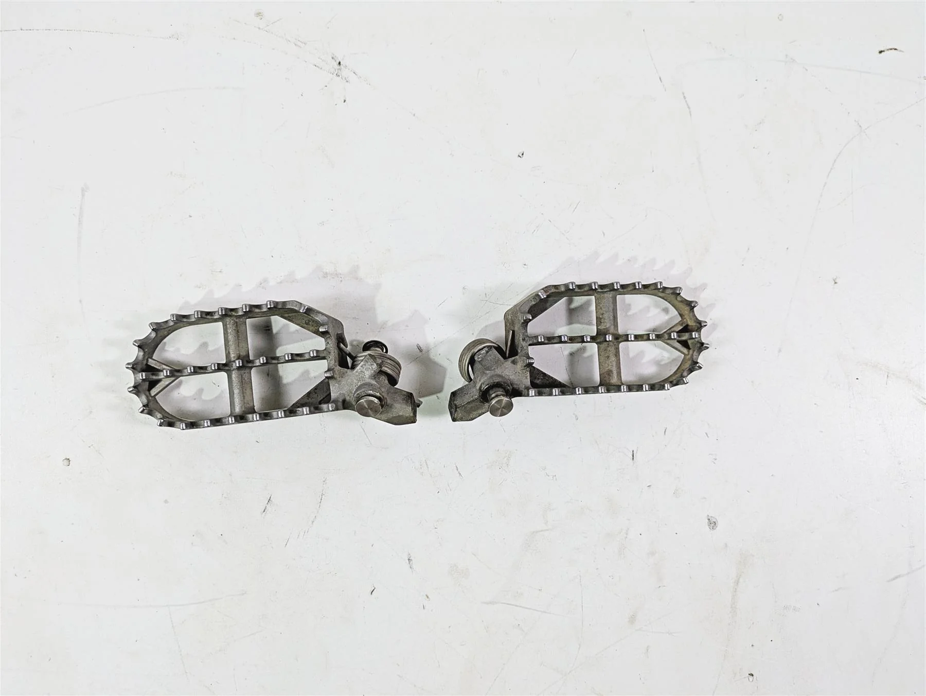 2015 BMW R1200 GS Adv K51 Rider Footpeg Foot Peg Set 46718529843 46718529844 - Image 4