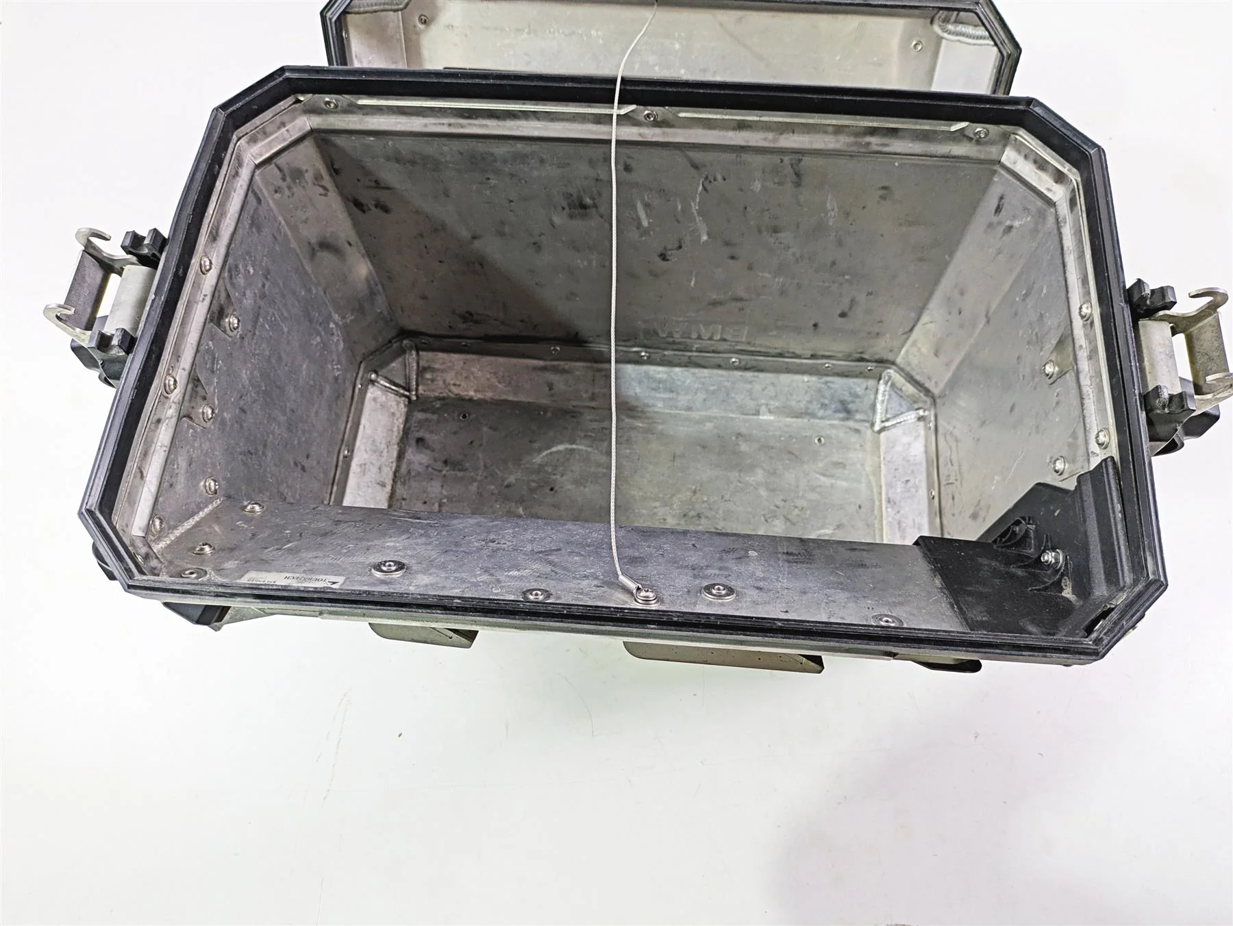 2015 BMW R1200 GS Adv K51 Right Aluminum Saddlebag Case -Read 77411539694 - Image 11