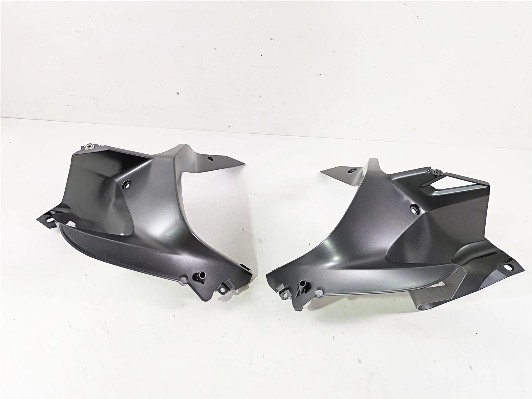 2015 BMW R1200 GS Adv K51 Side Infill Lower Fairing Set 46638536937 46638536938
