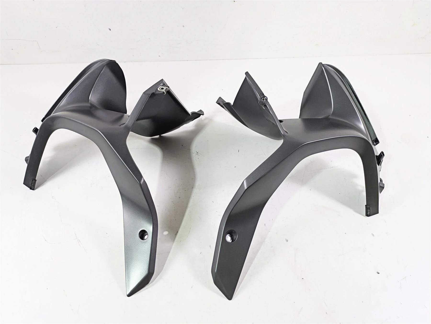 2015 BMW R1200 GS Adv K51 Side Infill Lower Fairing Set 46638536937 46638536938 - Image 4