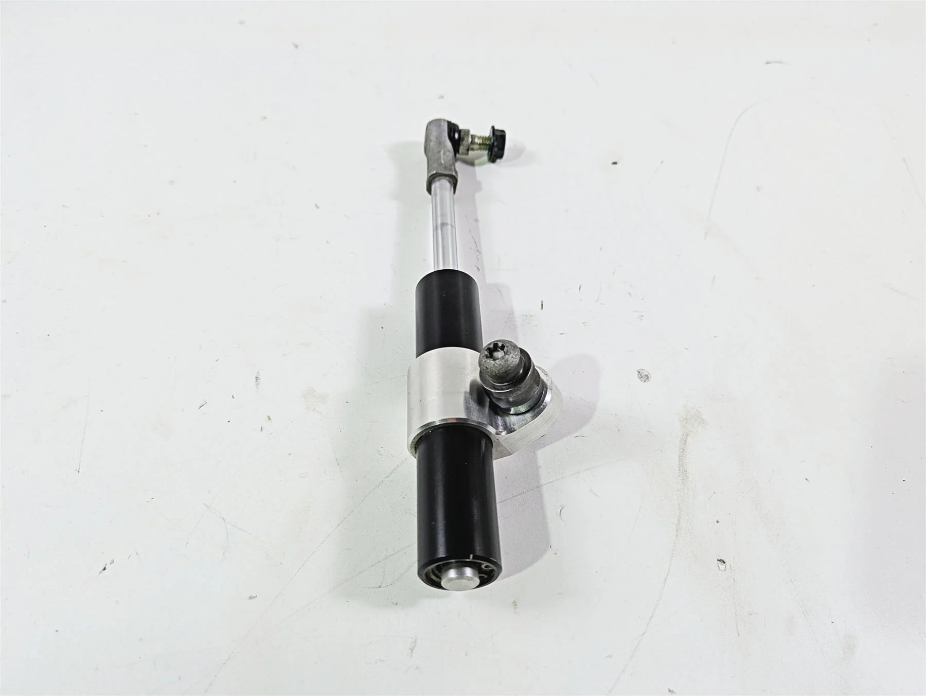 2015 BMW R1200 GS Adv K51 Steering Damper Stabilizer & Mounts 32768549363 - Image 4