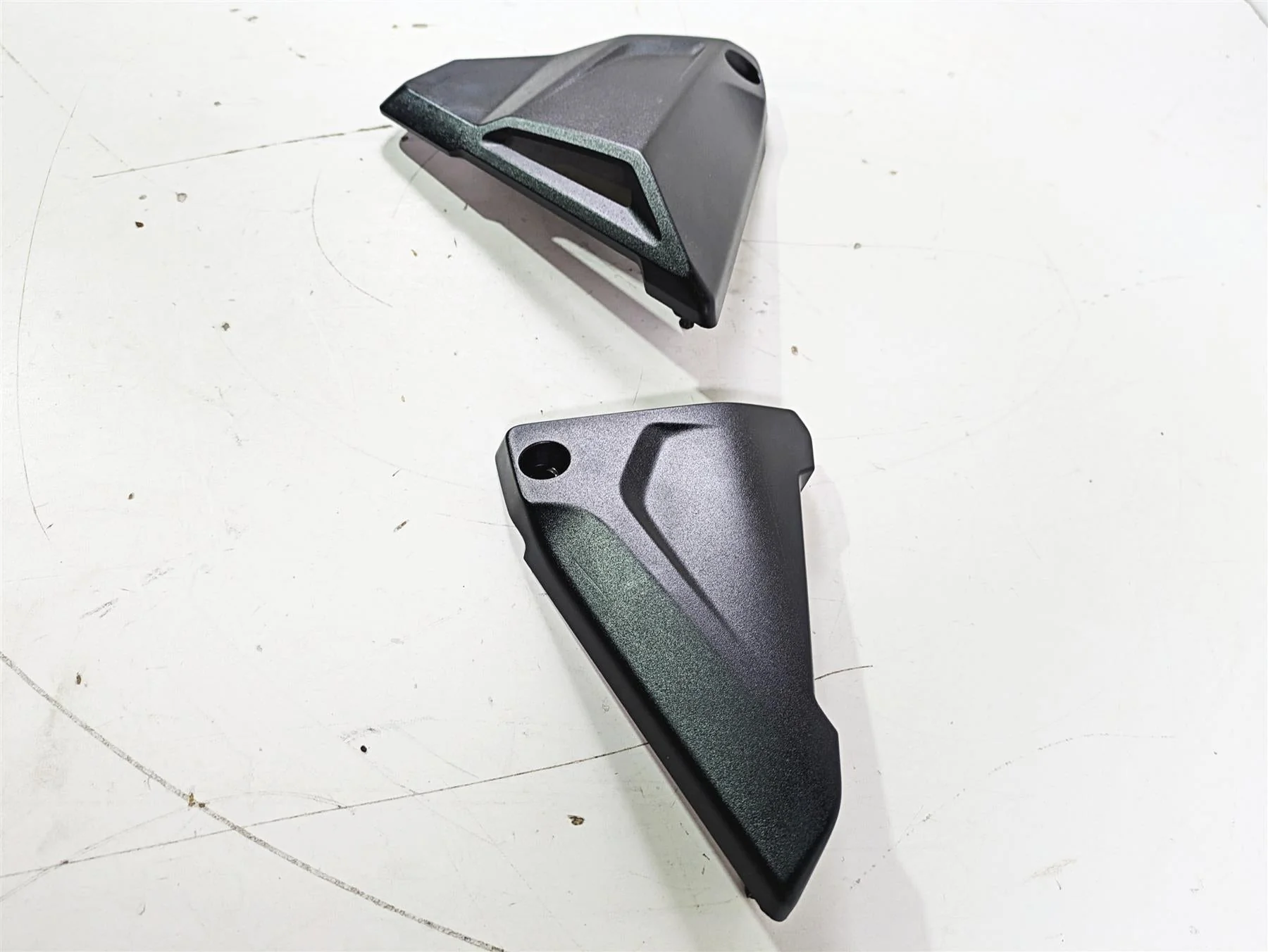 2015 BMW R1200GS Adv K51 Battery Side Cover Fairing Set 46638523155 46638523156 - Image 3