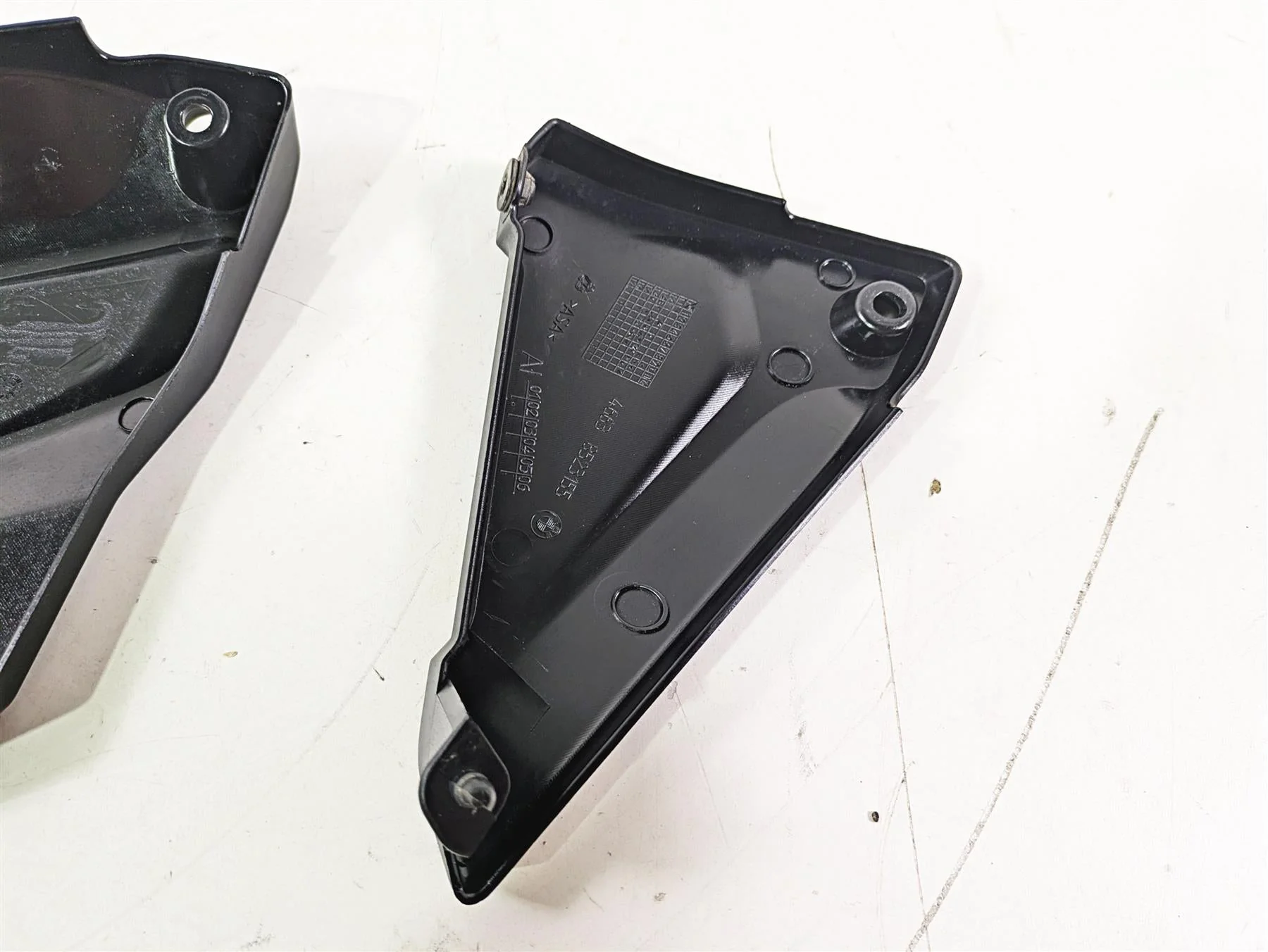 2015 BMW R1200GS Adv K51 Battery Side Cover Fairing Set 46638523155 46638523156 - Image 9