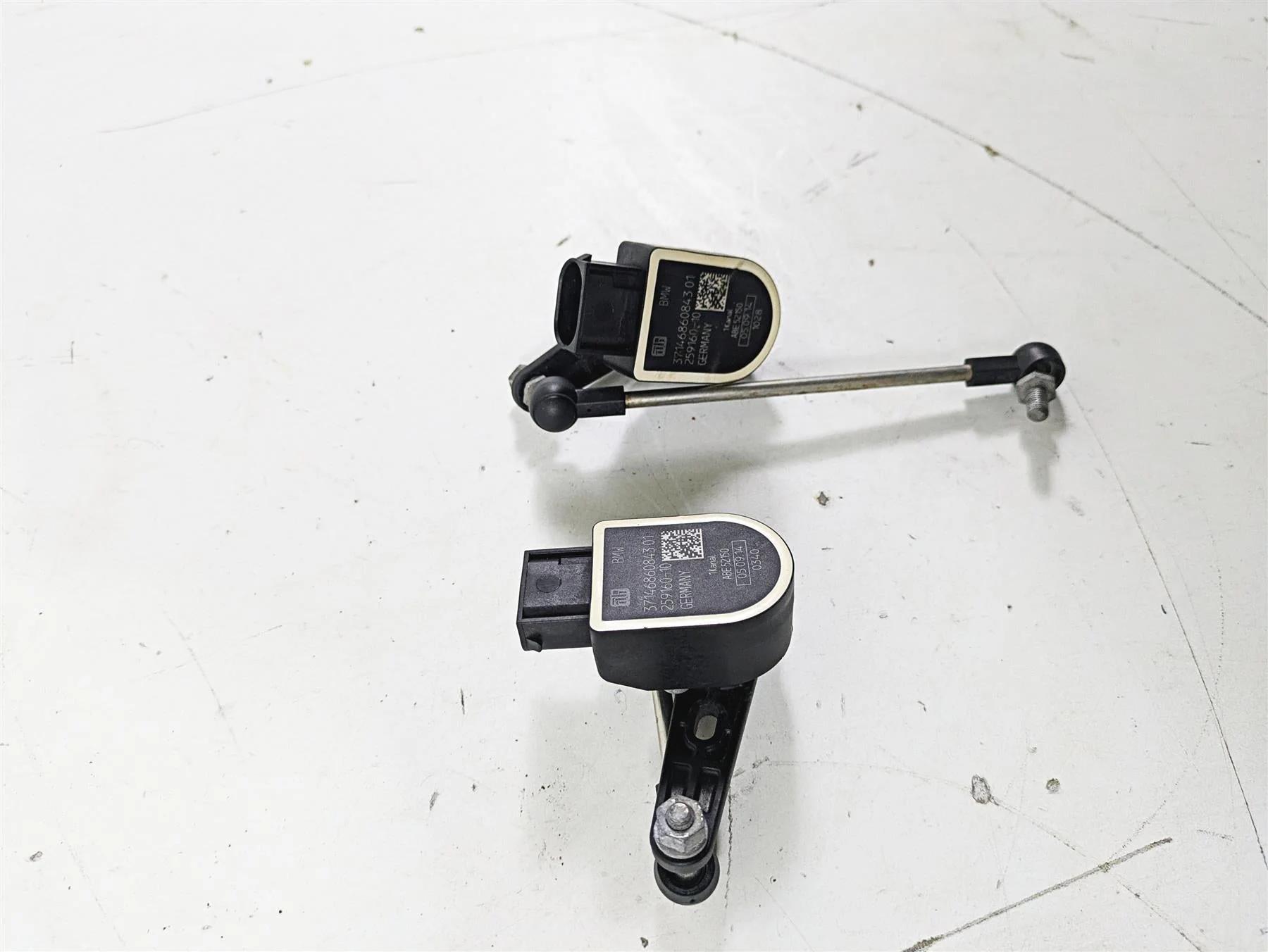 2015 BMW R1200GS Adv K51 Front & Rear Leveling Sensor 37146860843 37146870000 - Image 2